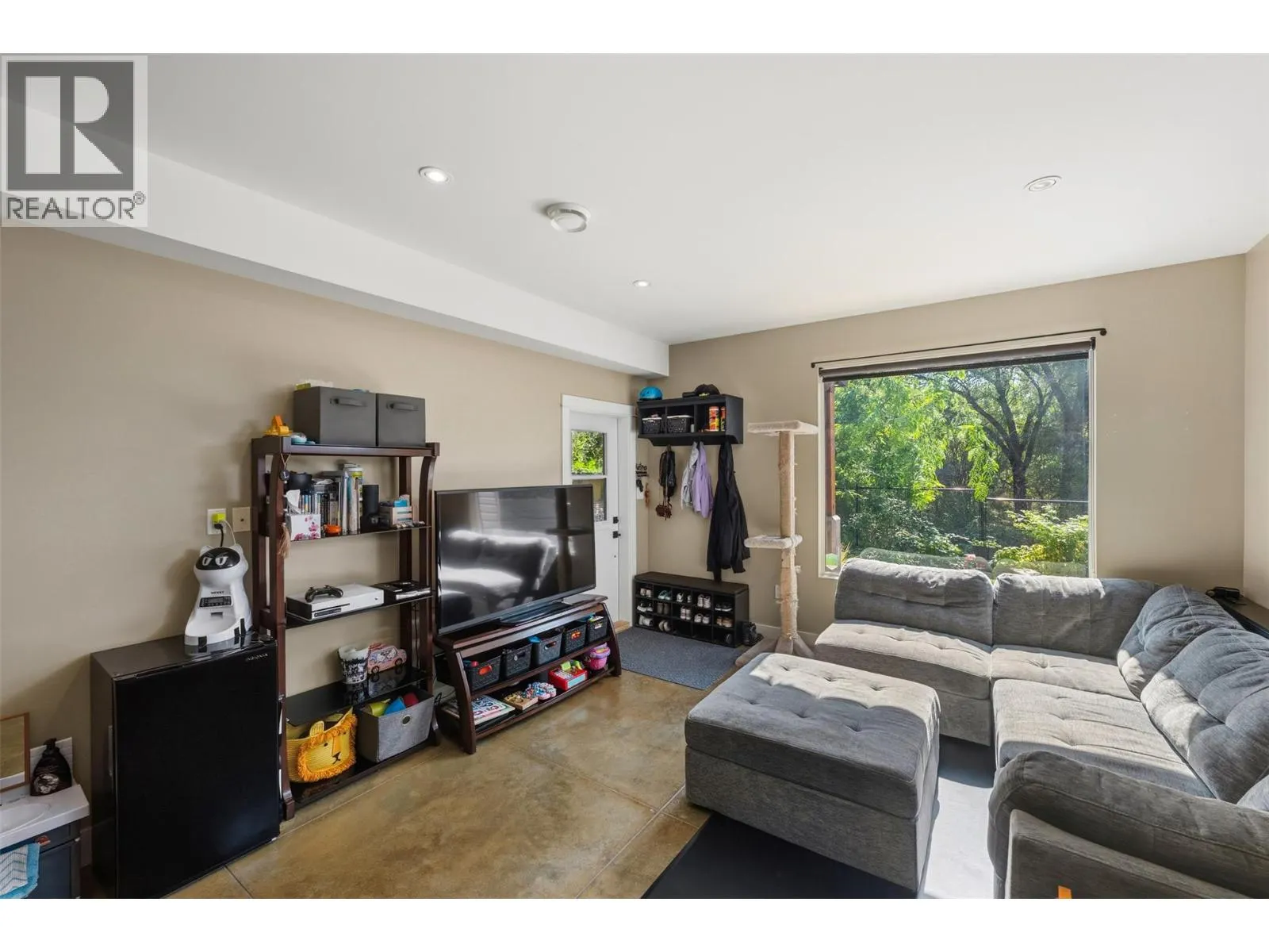 729 CREEKSIDE Road