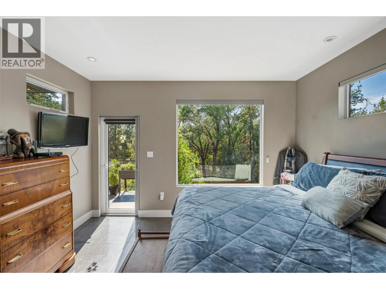 729 CREEKSIDE Road