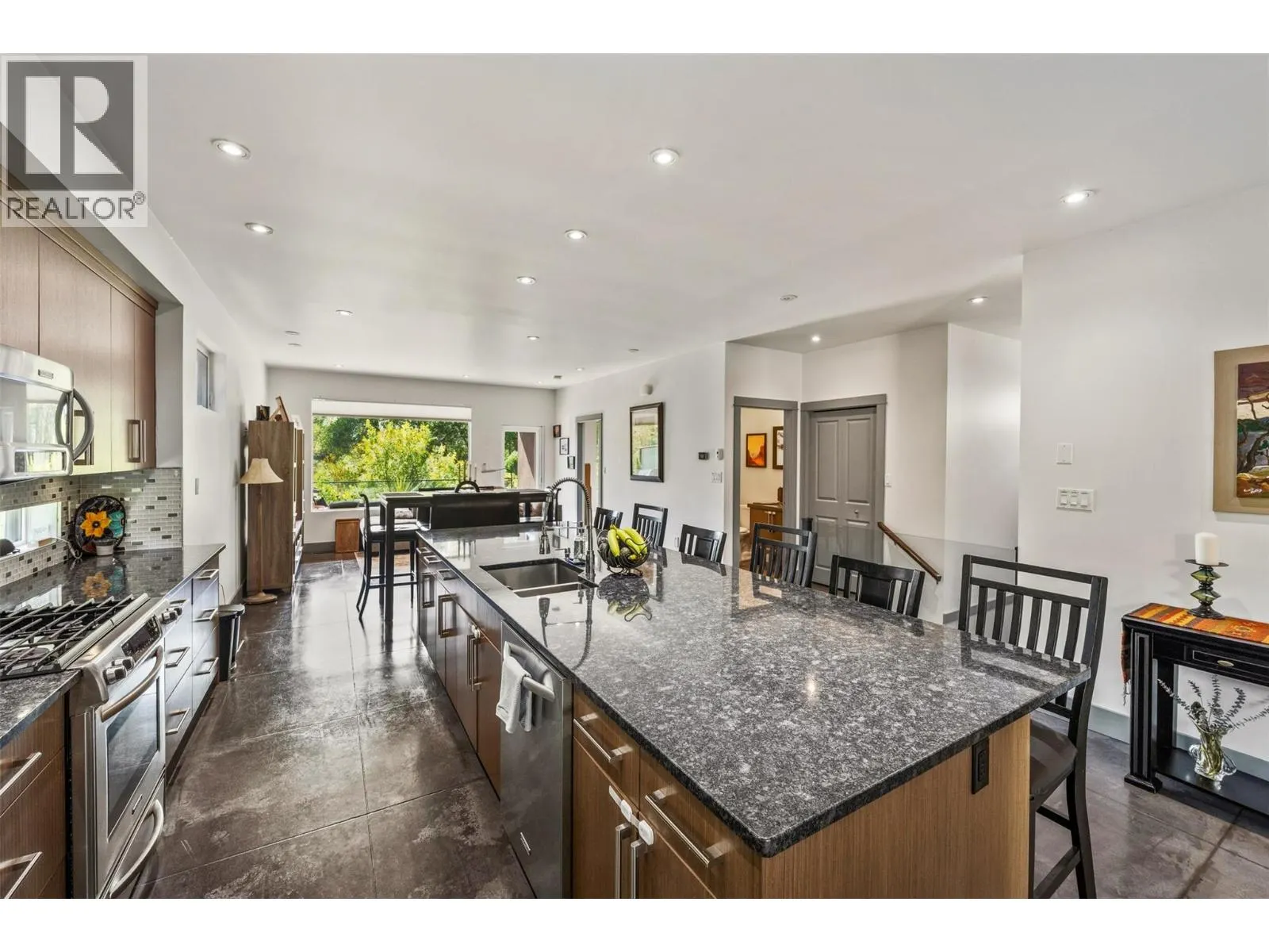 729 CREEKSIDE Road