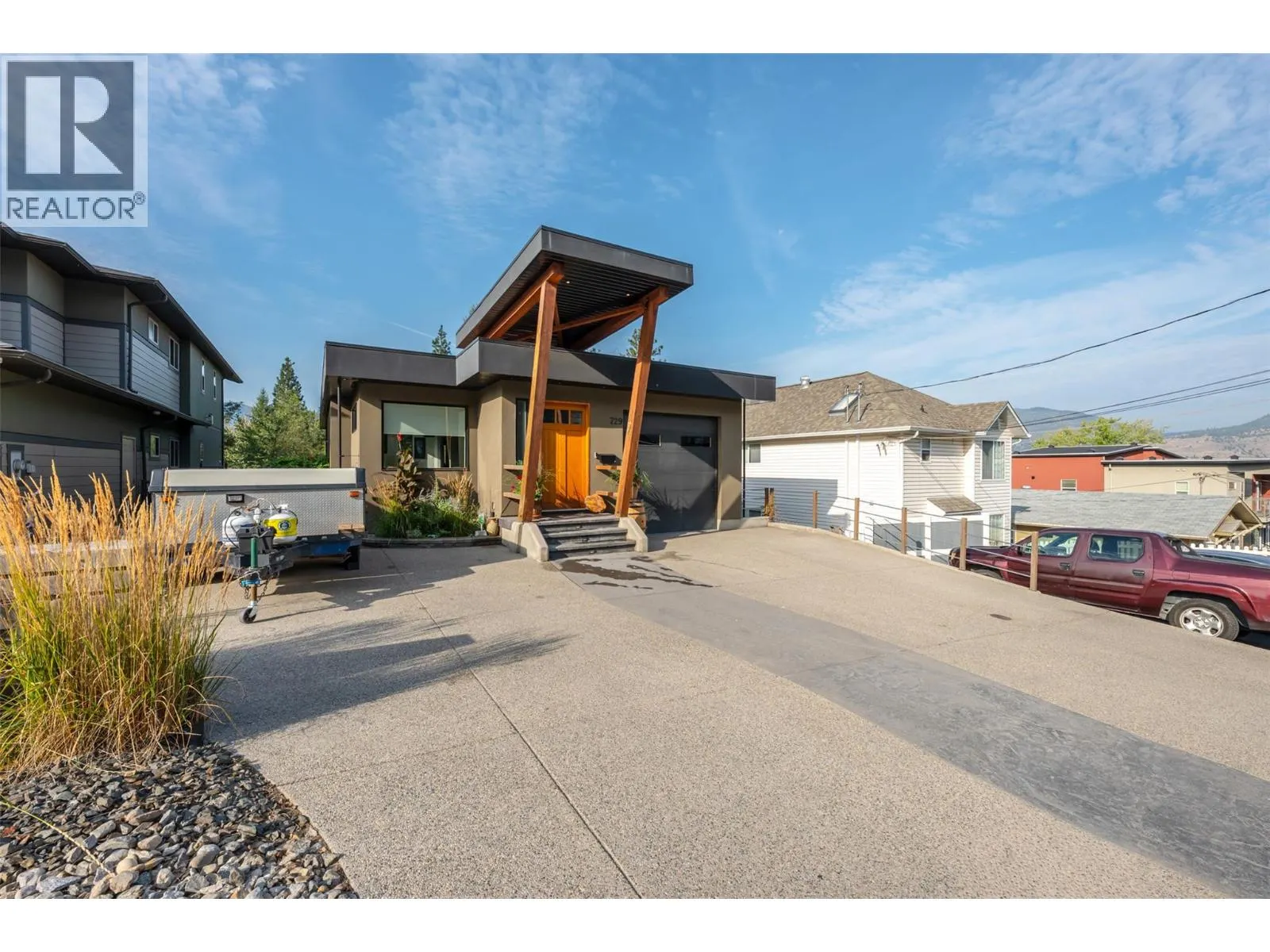 729 CREEKSIDE Road
