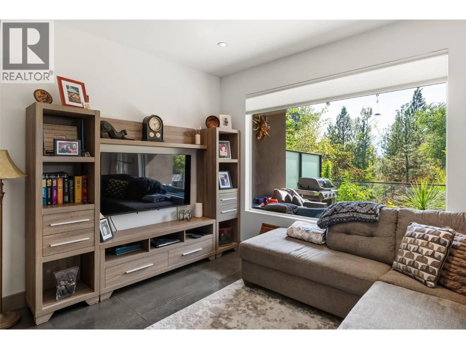729 CREEKSIDE Road
