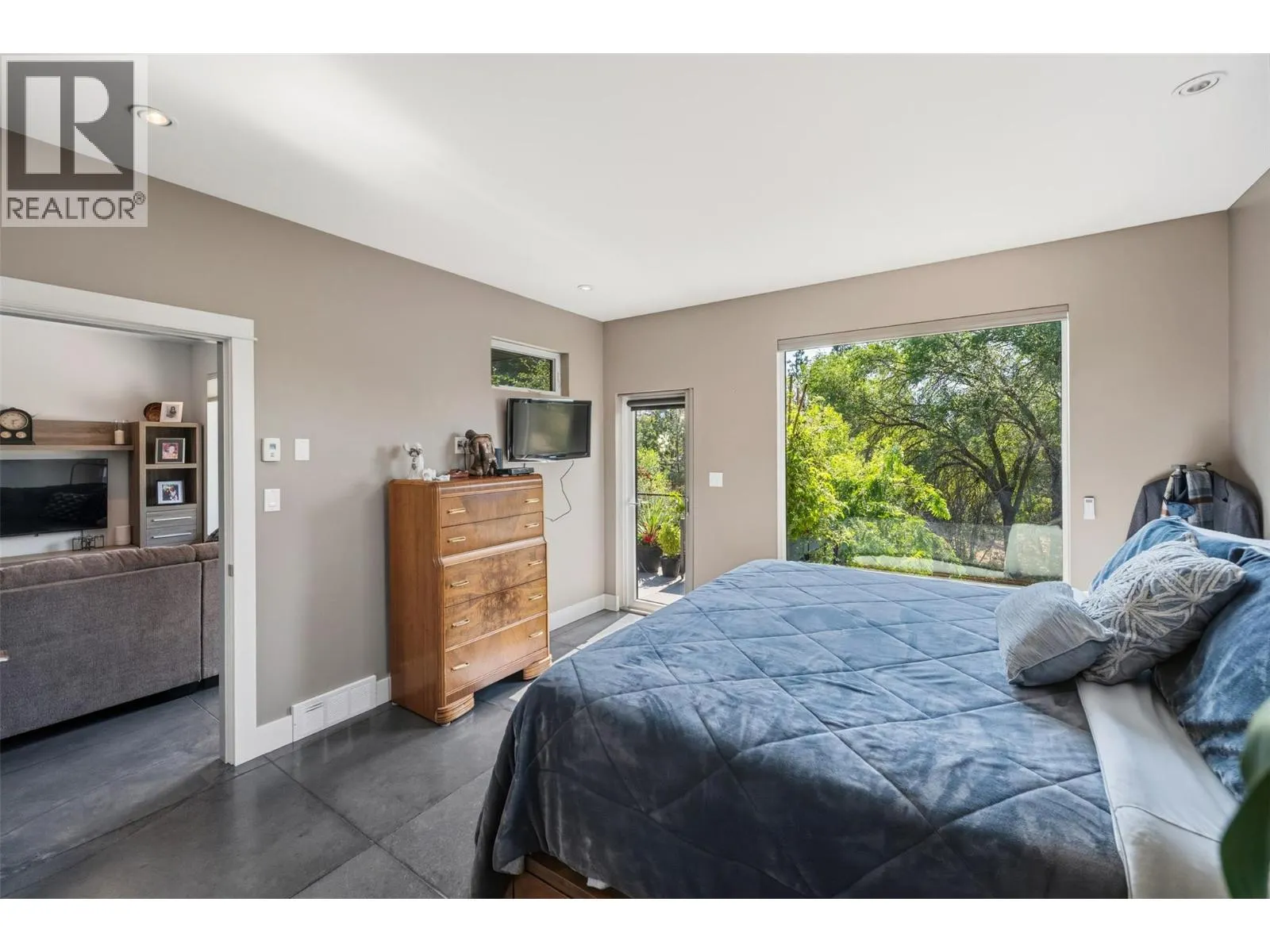 729 CREEKSIDE Road