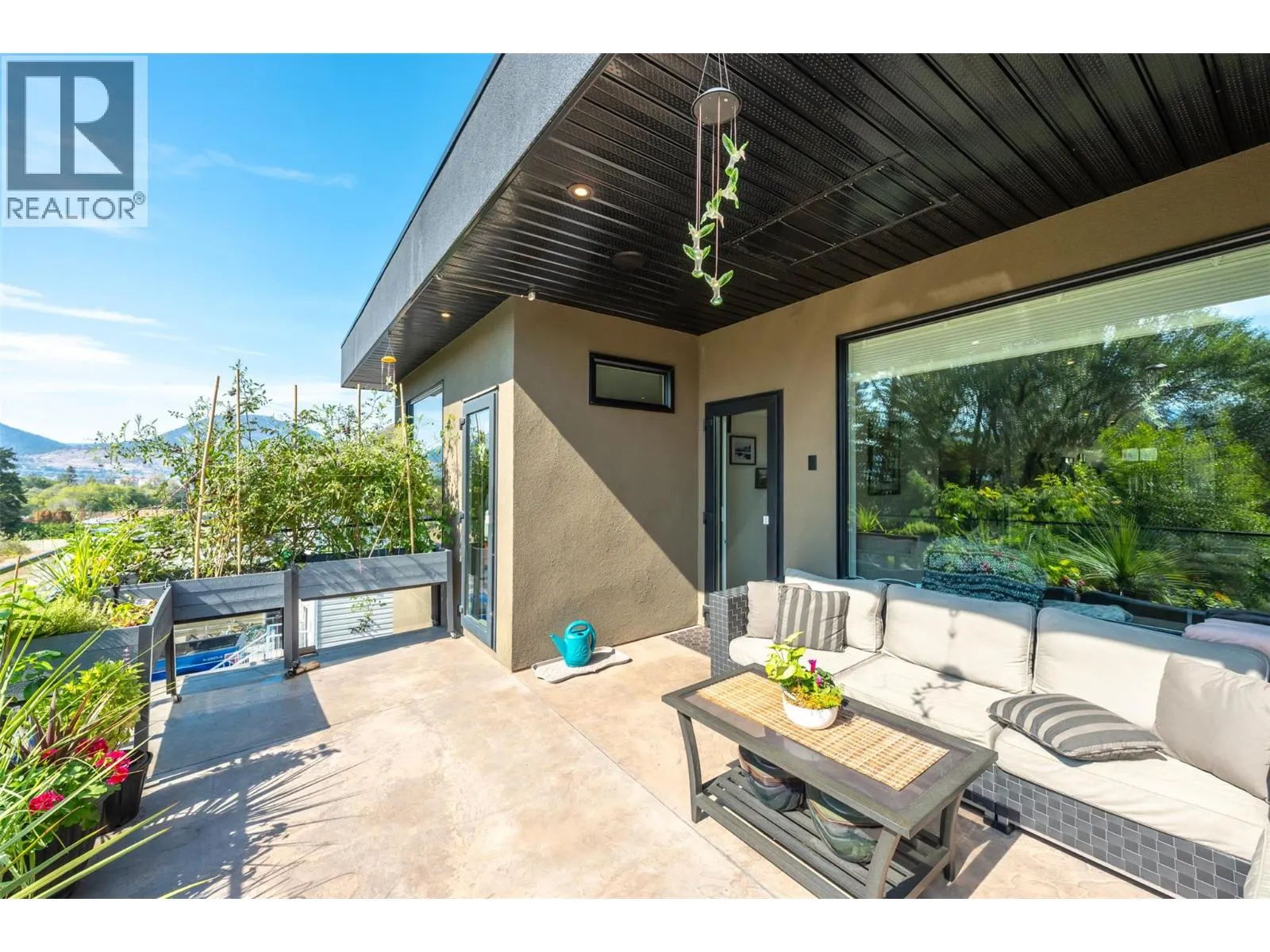 729 CREEKSIDE Road