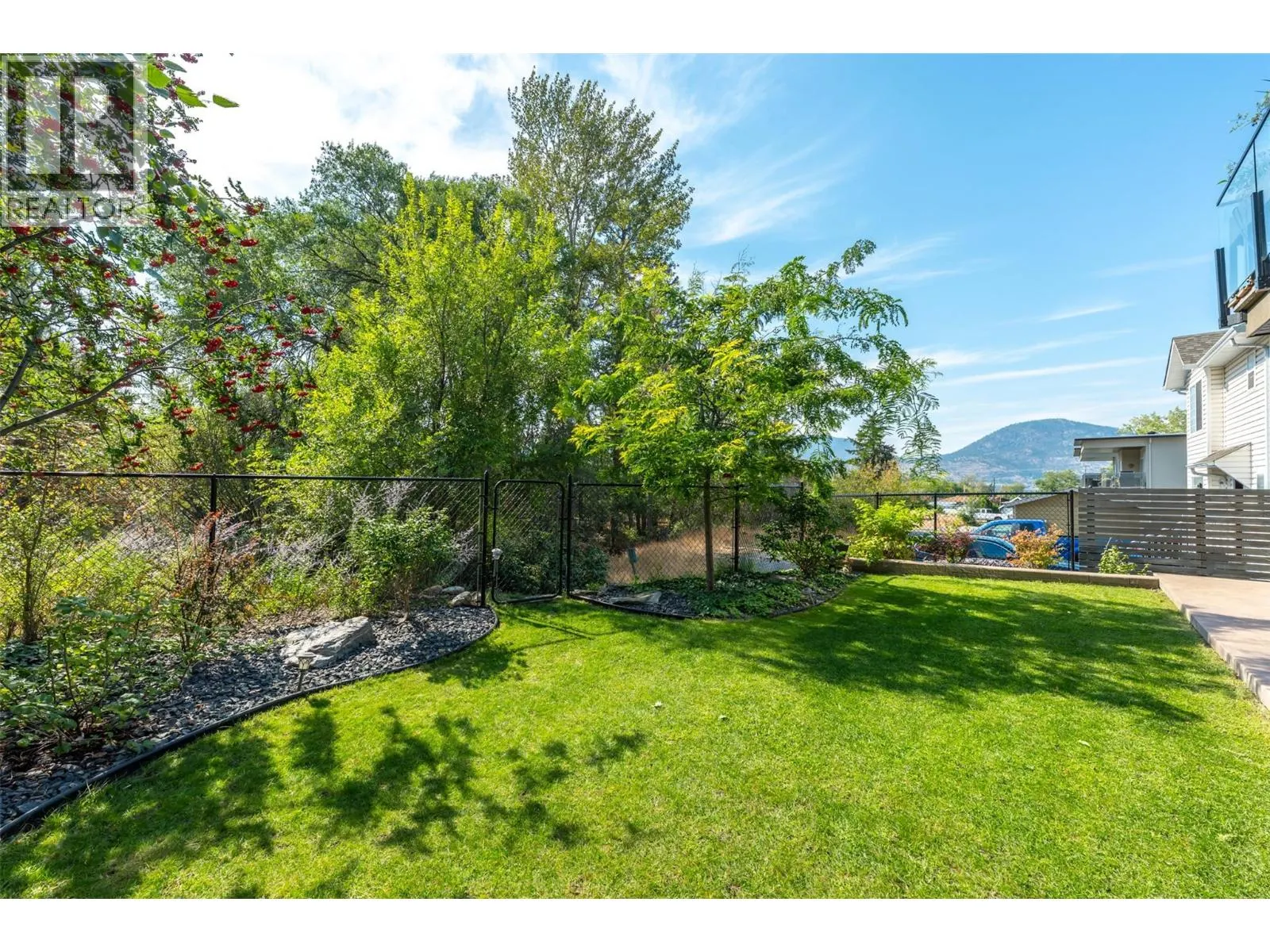 729 CREEKSIDE Road