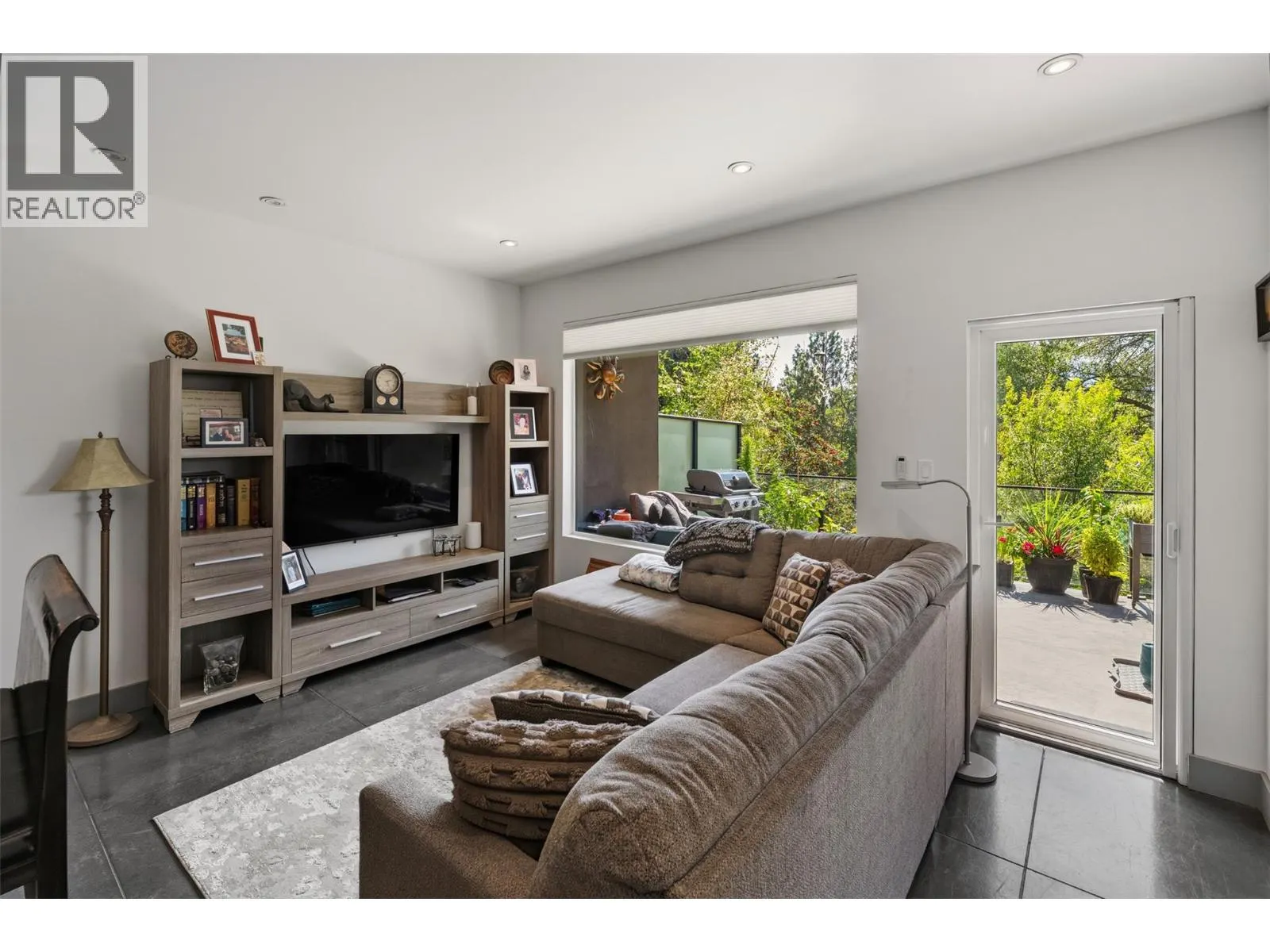 729 CREEKSIDE Road