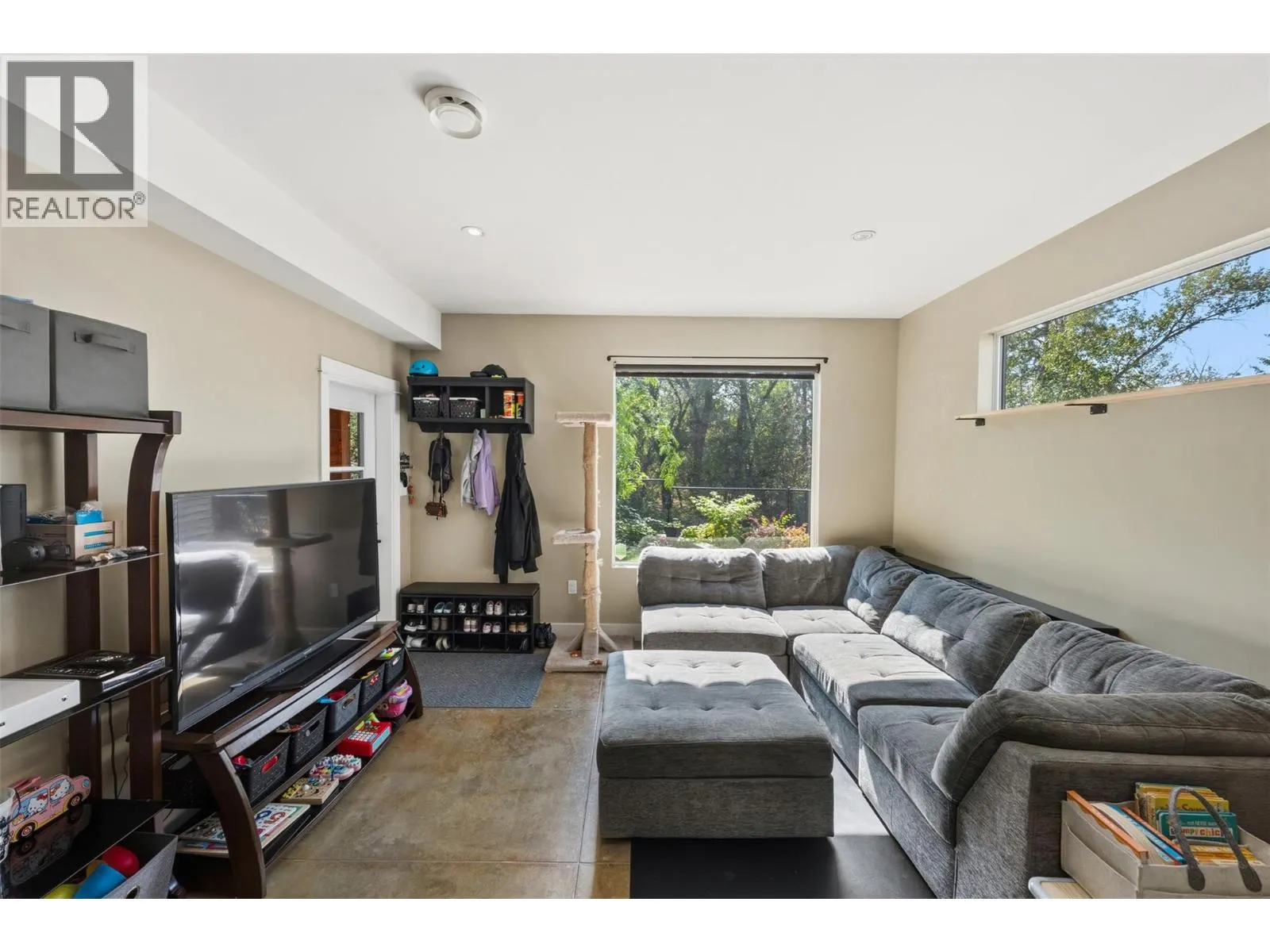 729 CREEKSIDE Road