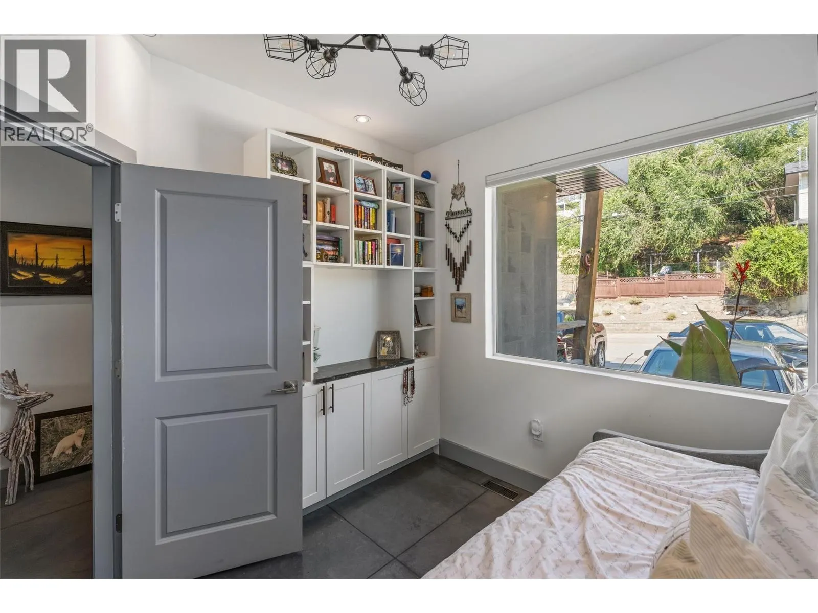 729 CREEKSIDE Road