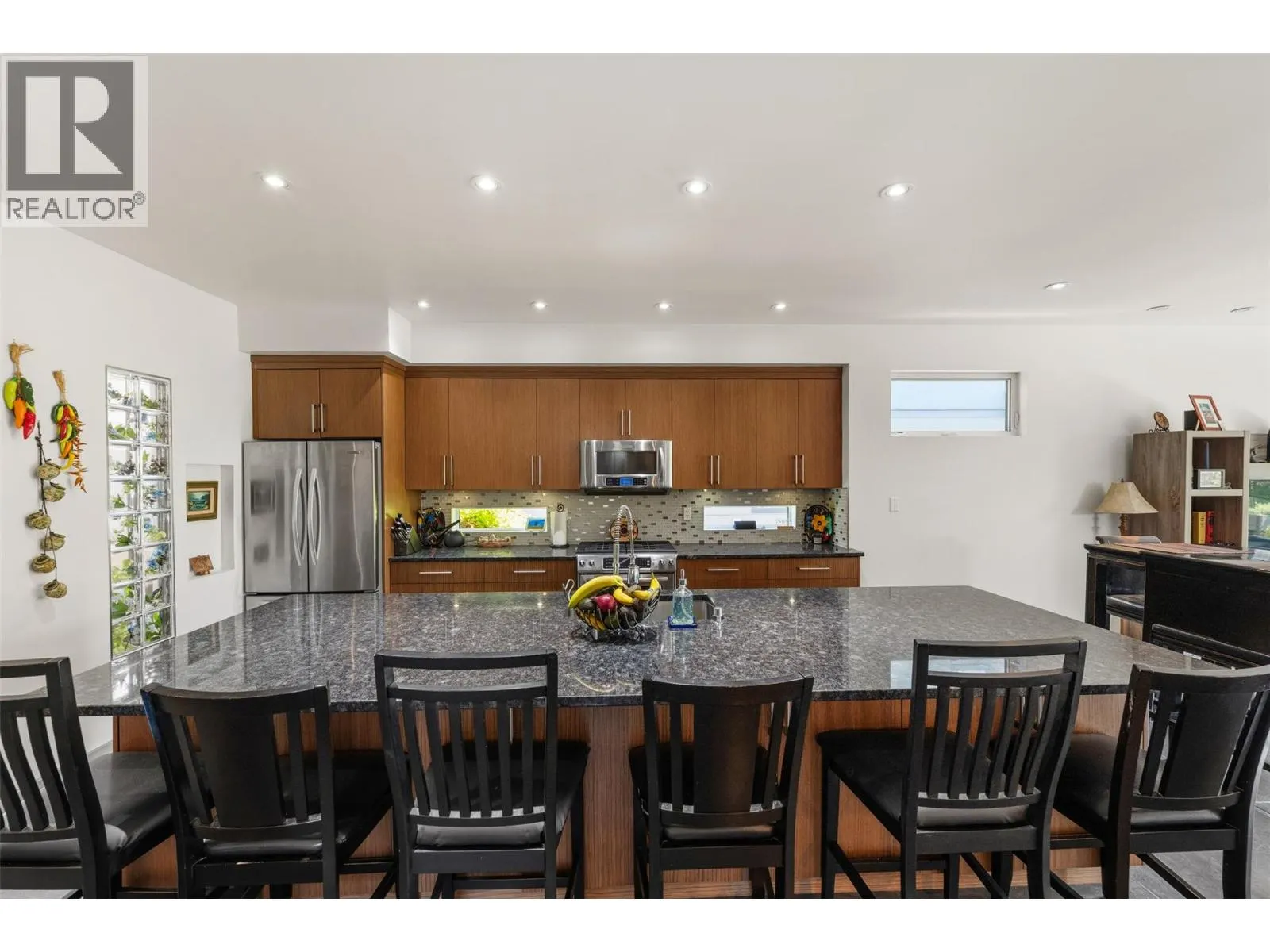 729 CREEKSIDE Road