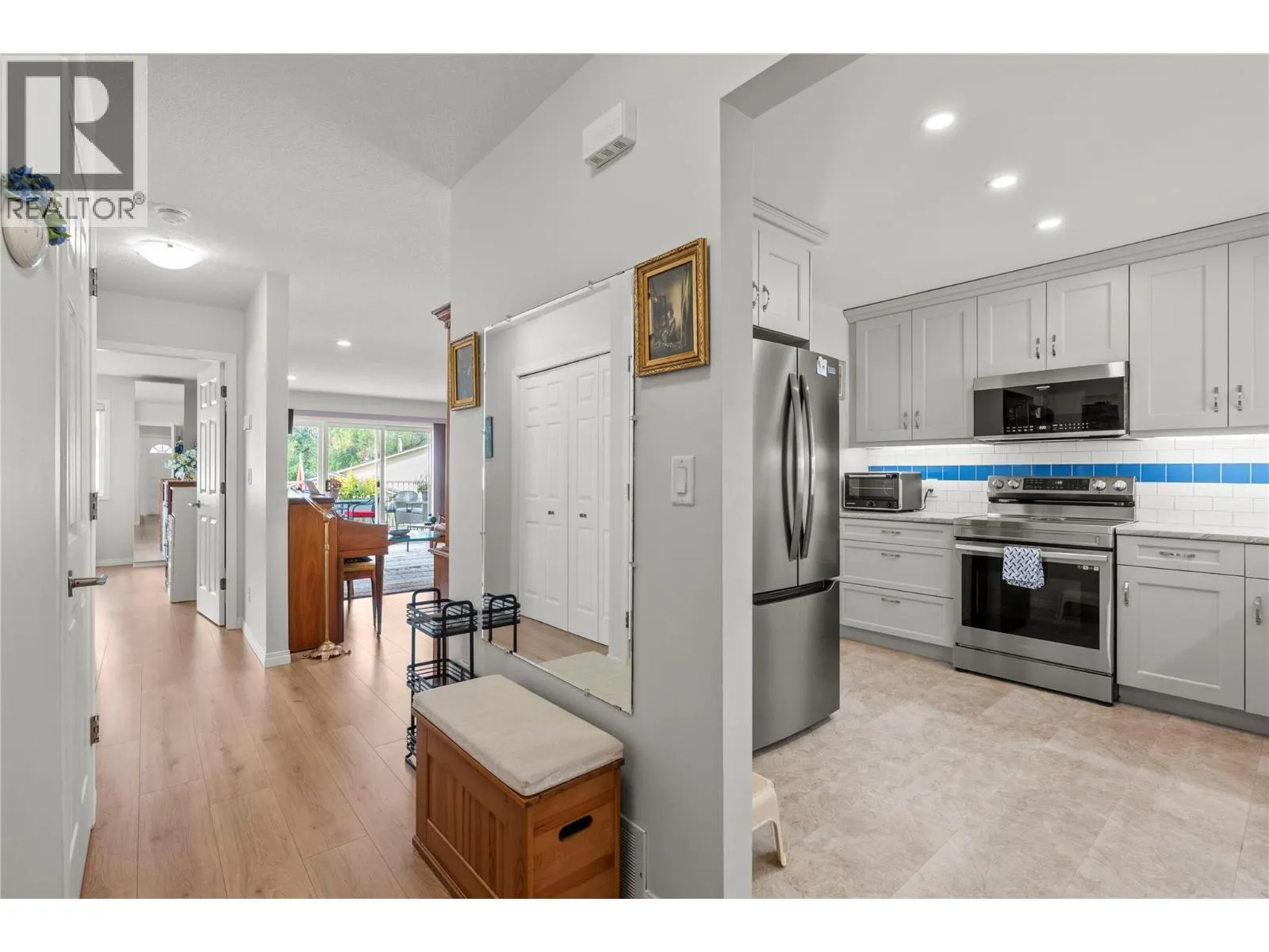 3850 Argyle Avenue Unit# 17