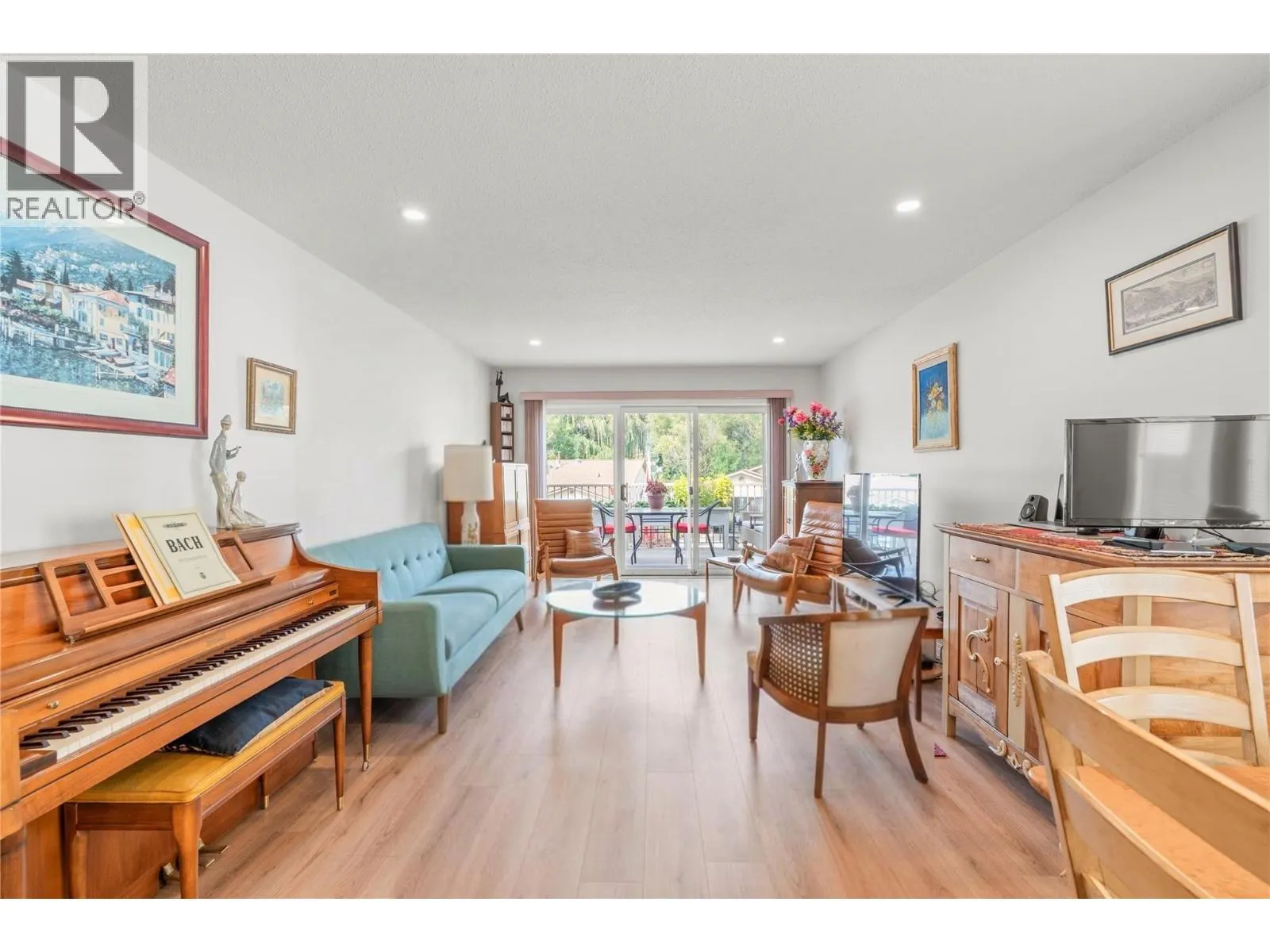 3850 Argyle Avenue Unit# 17