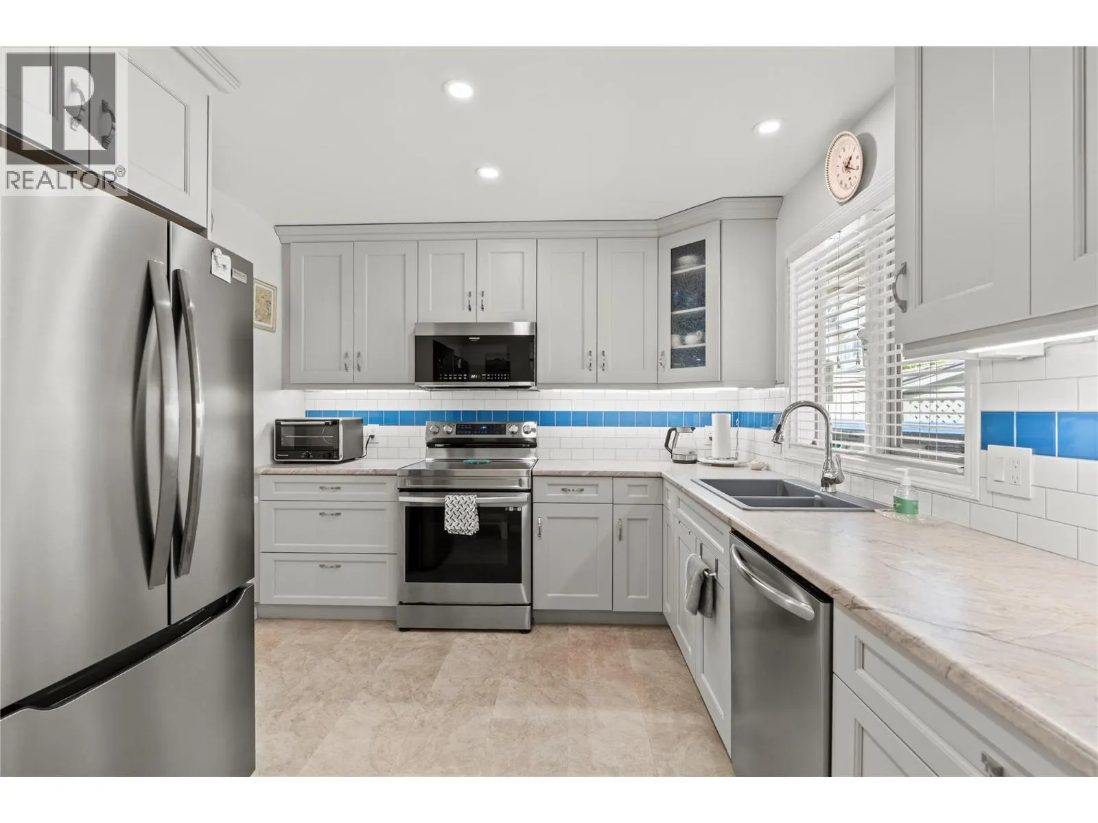 3850 Argyle Avenue Unit# 17