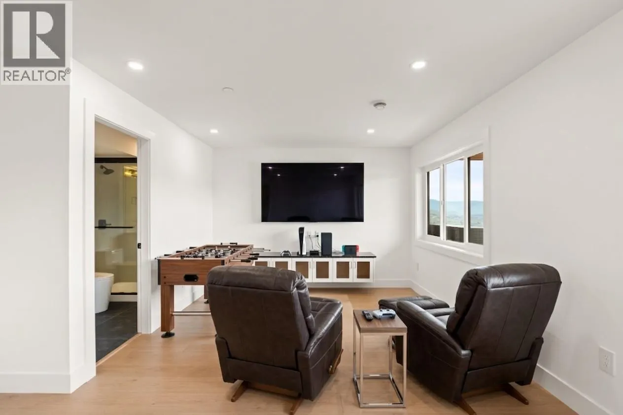 8924 Tavistock Road