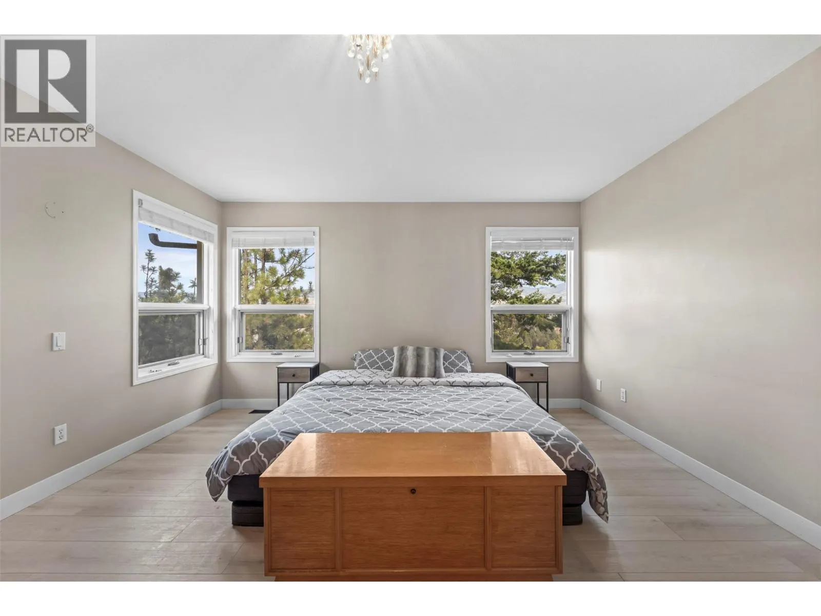 2308 Lillooet Crescent