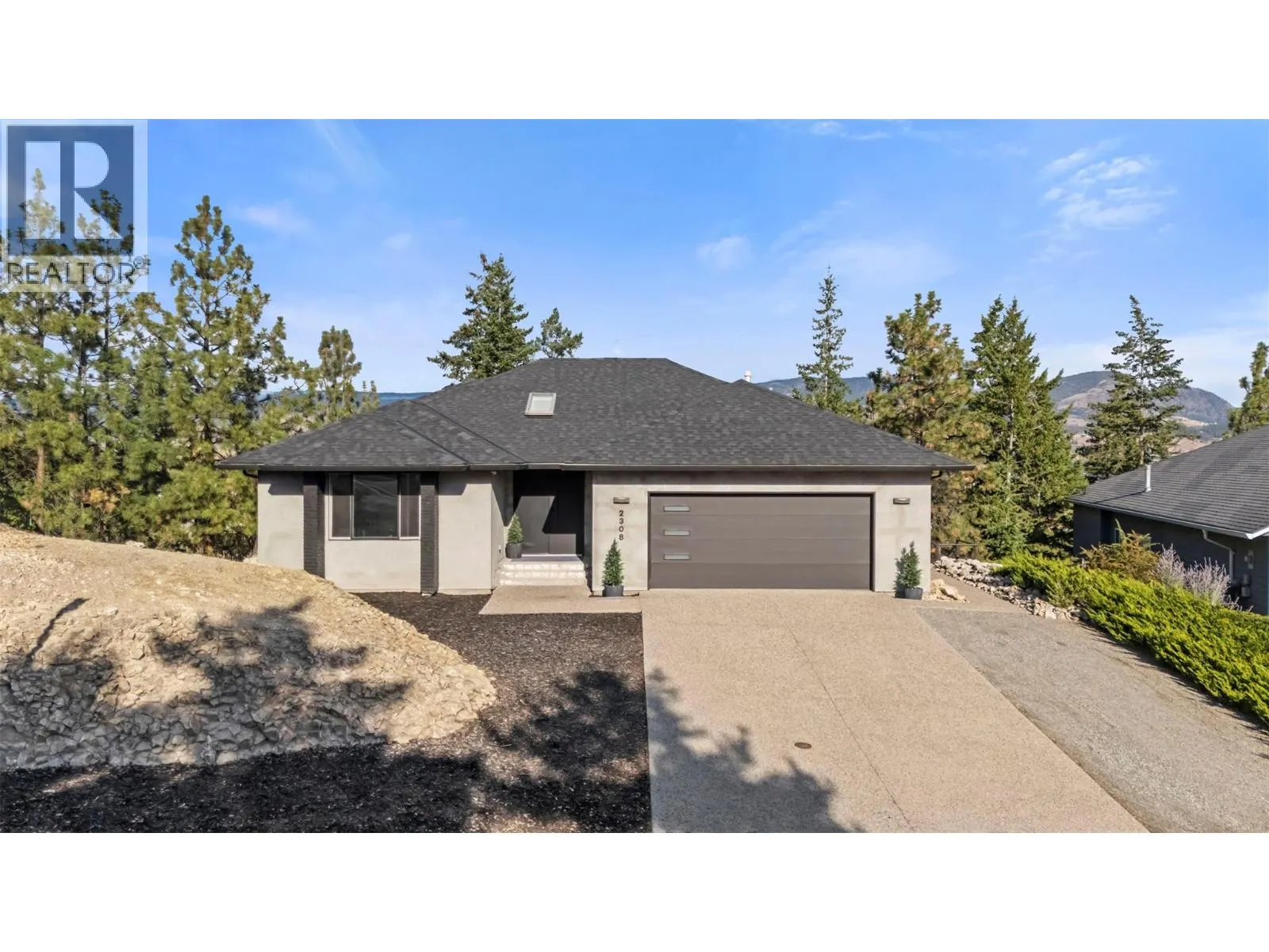 2308 Lillooet Crescent