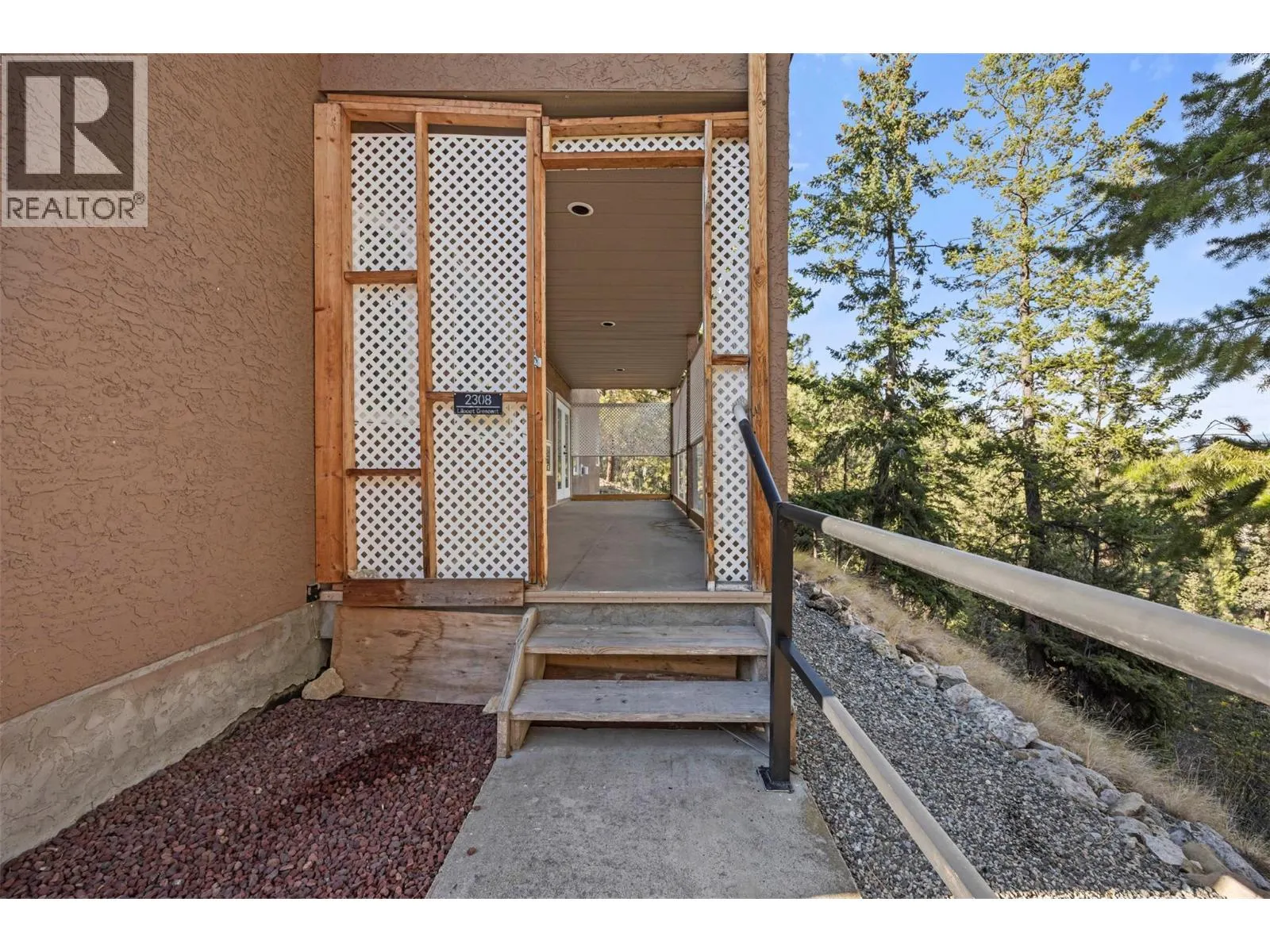 2308 Lillooet Crescent