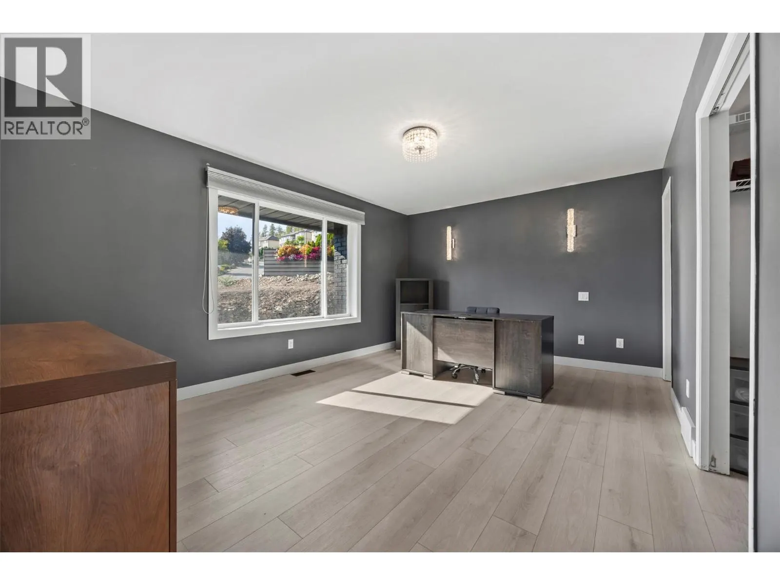 2308 Lillooet Crescent