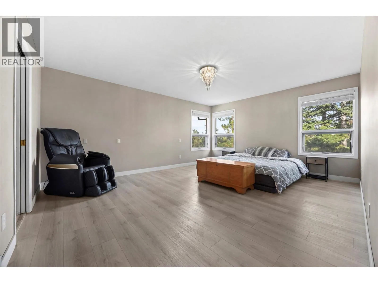 2308 Lillooet Crescent