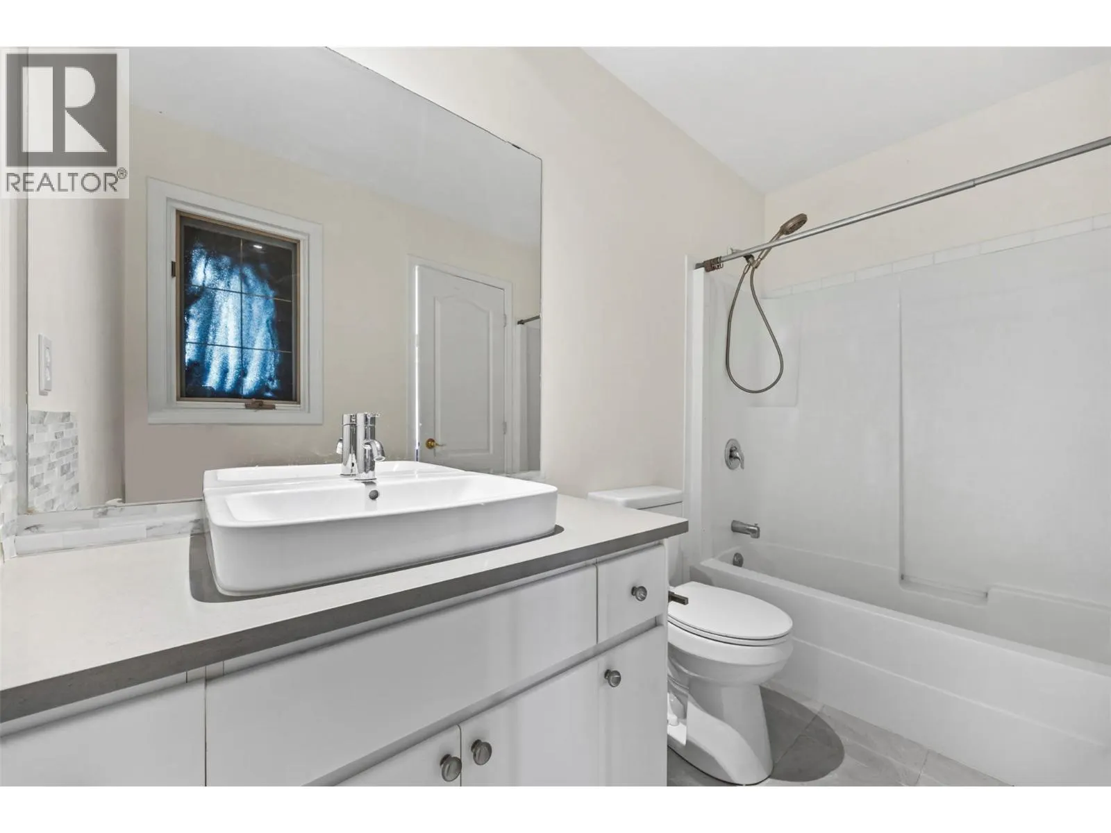 2308 Lillooet Crescent