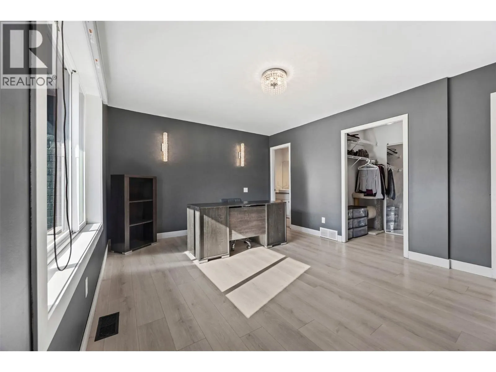 2308 Lillooet Crescent