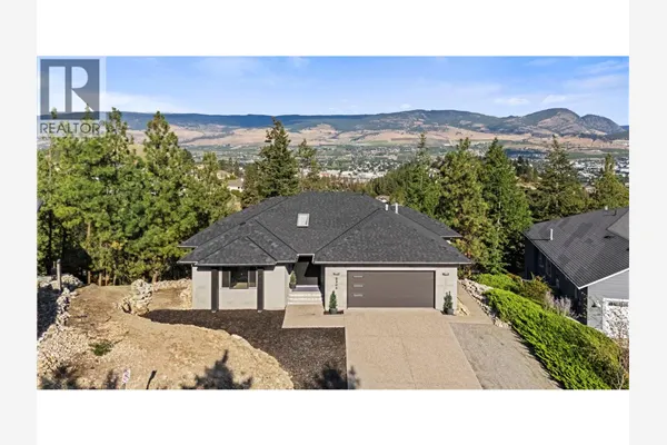2308 Lillooet Crescent