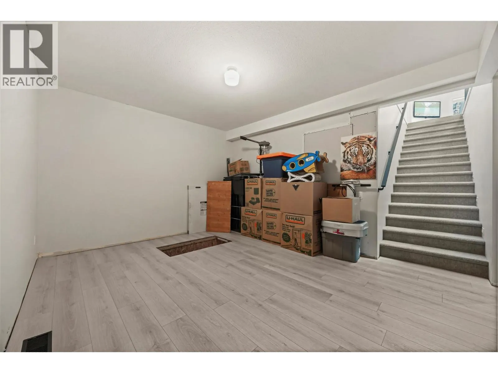 2308 Lillooet Crescent