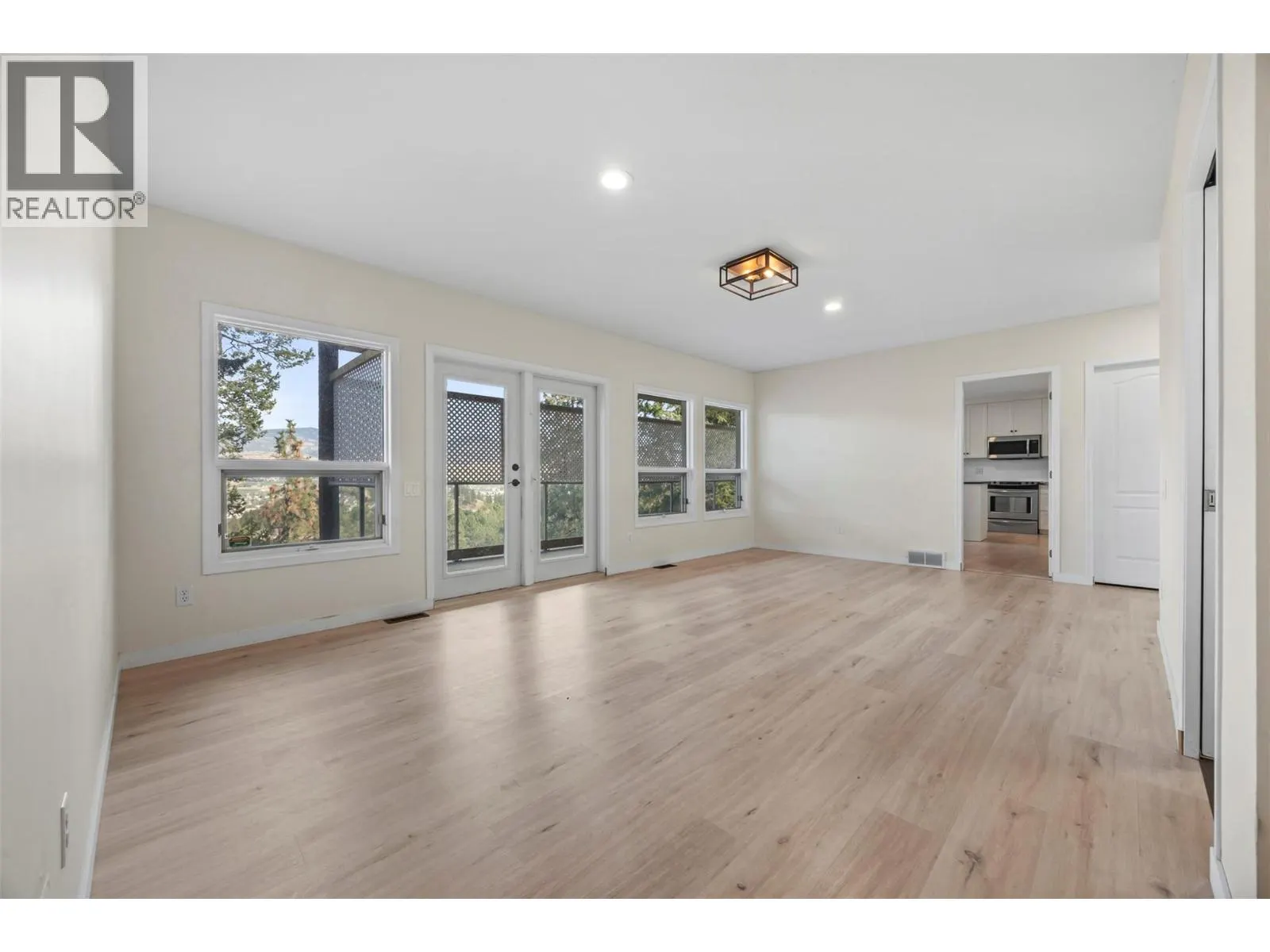2308 Lillooet Crescent