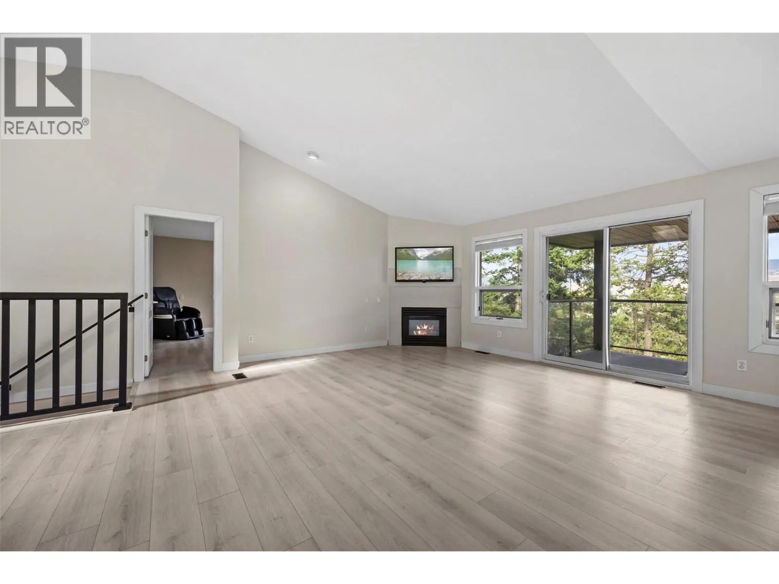2308 Lillooet Crescent