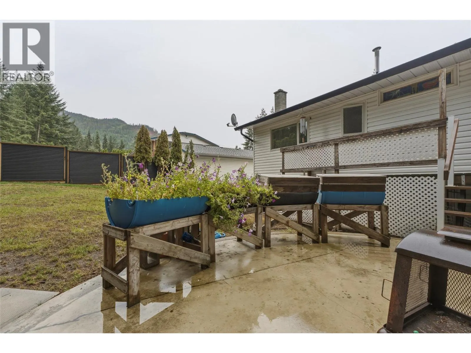 3304 Sidney Crescent