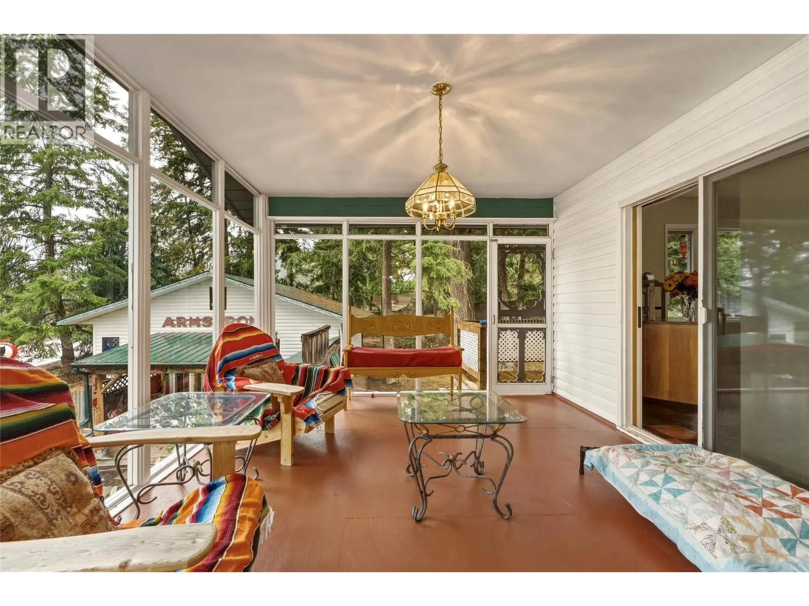 3304 Sidney Crescent