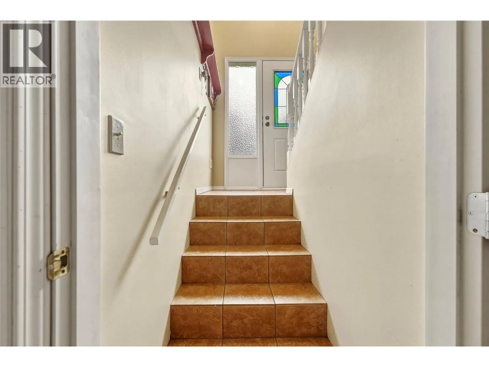 3304 Sidney Crescent