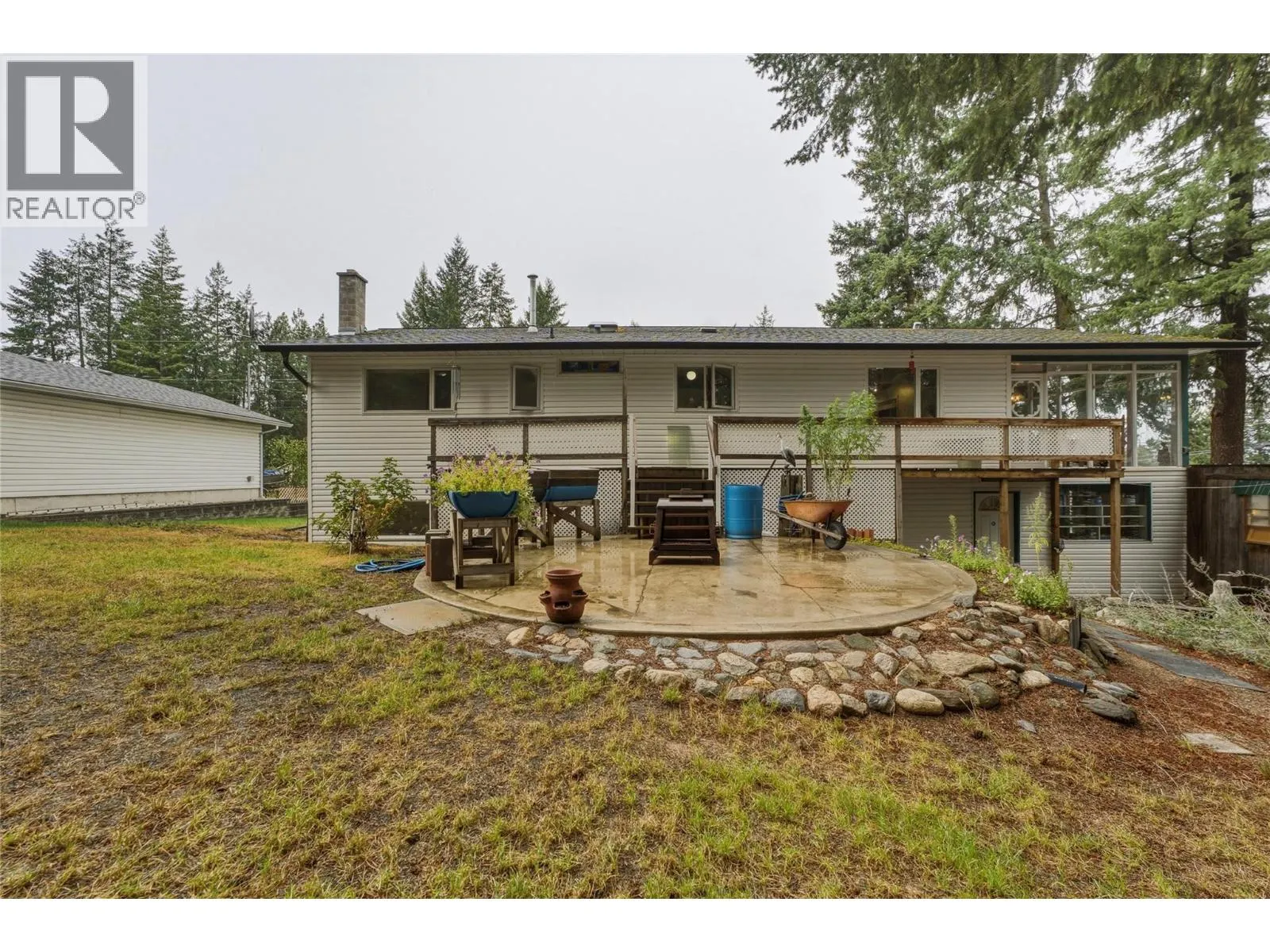 3304 Sidney Crescent