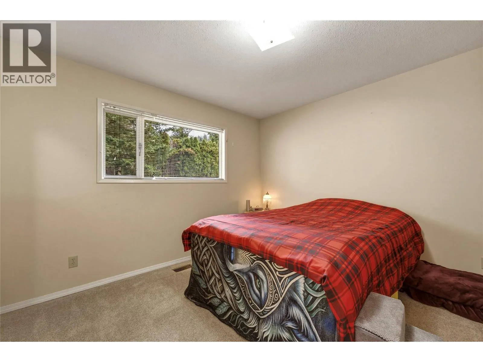 3304 Sidney Crescent