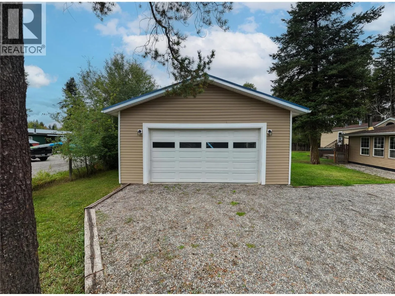 7285 Jaffray Village Loop Road