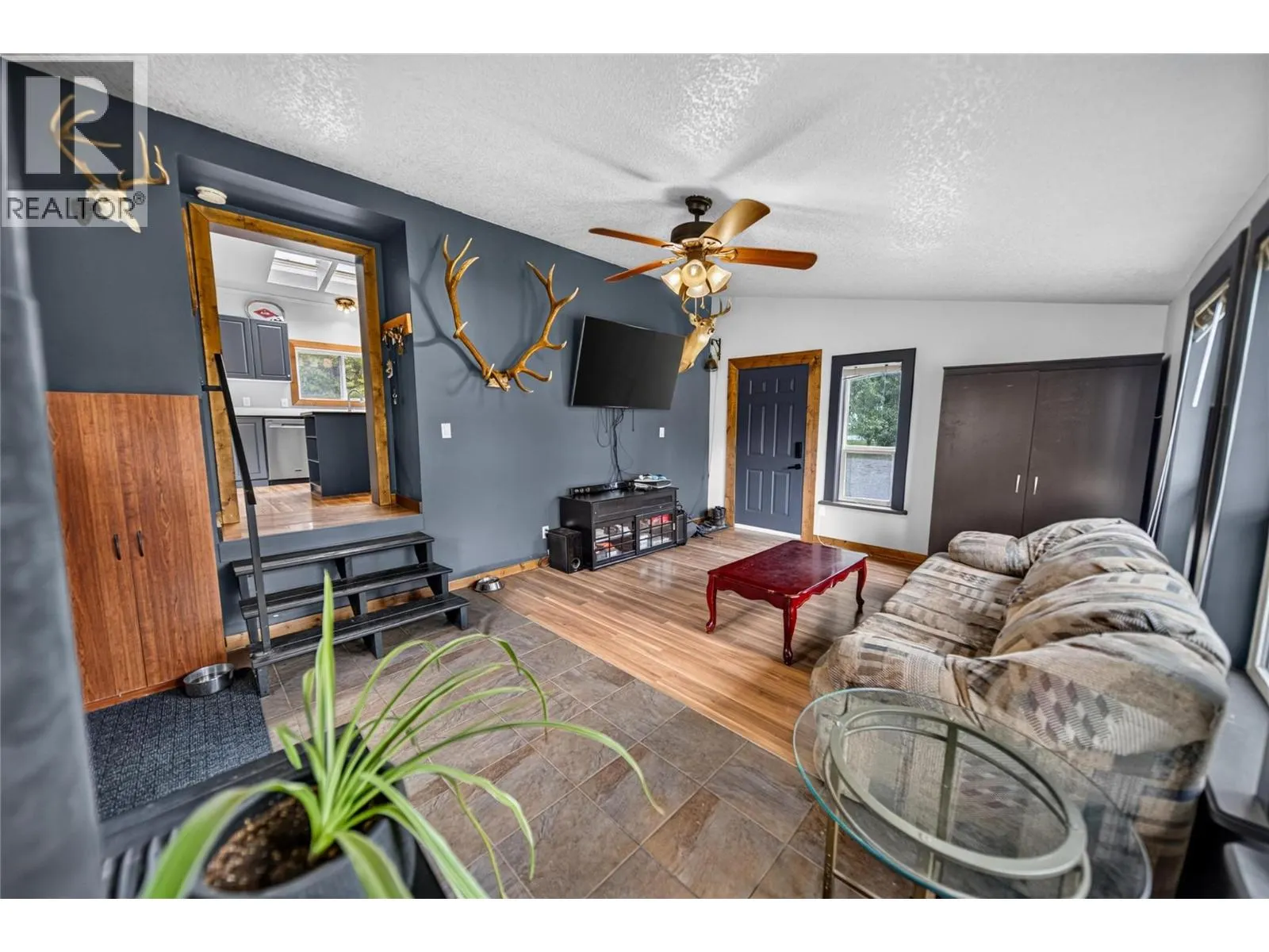 7285 Jaffray Village Loop Road