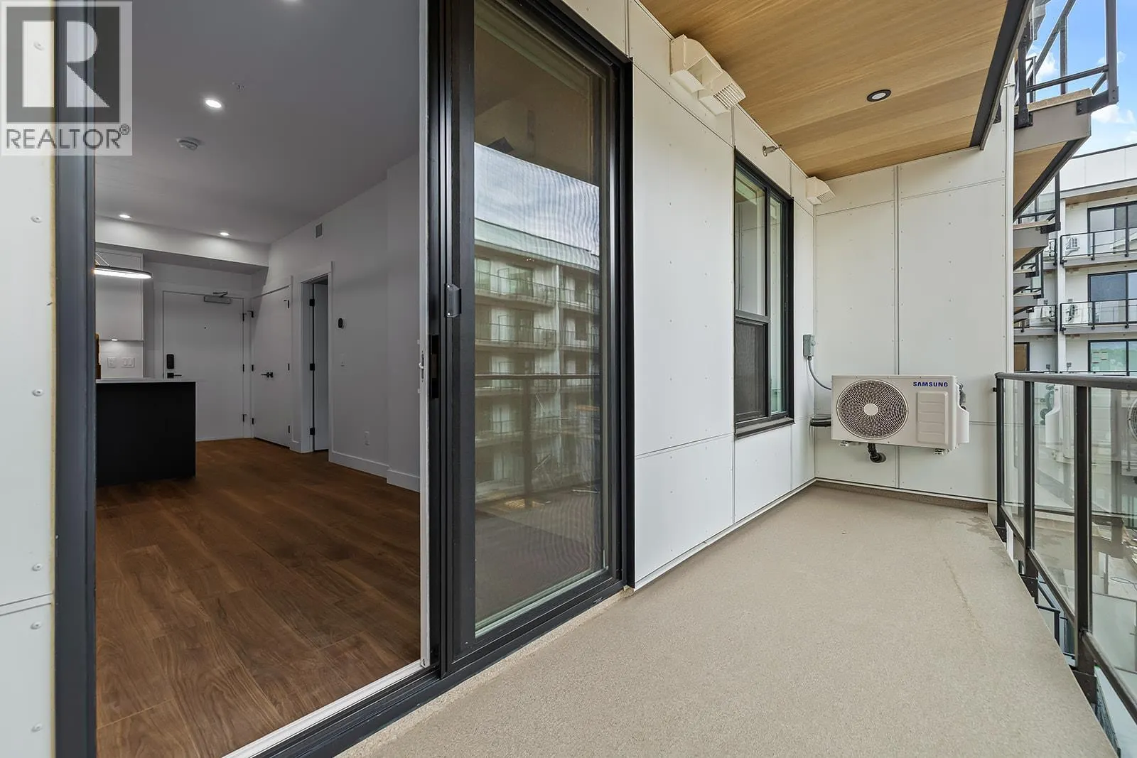 1280 Sutherland Avenue Unit# 404