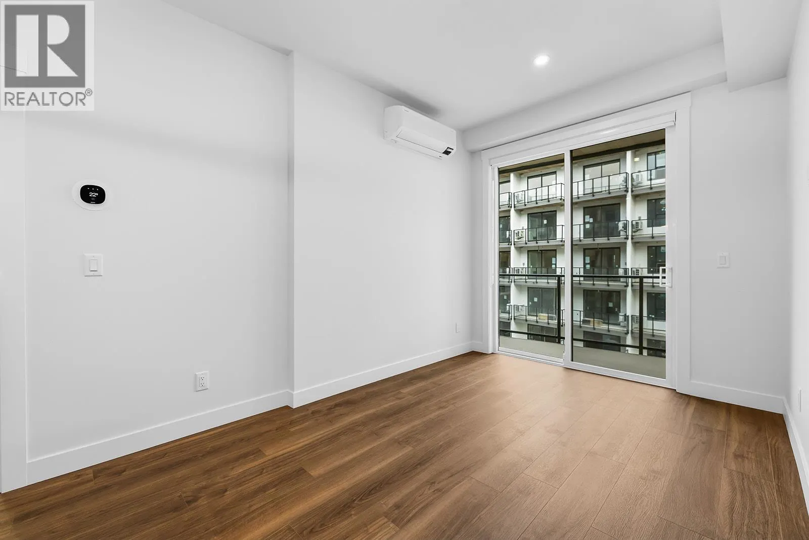 1280 Sutherland Avenue Unit# 404