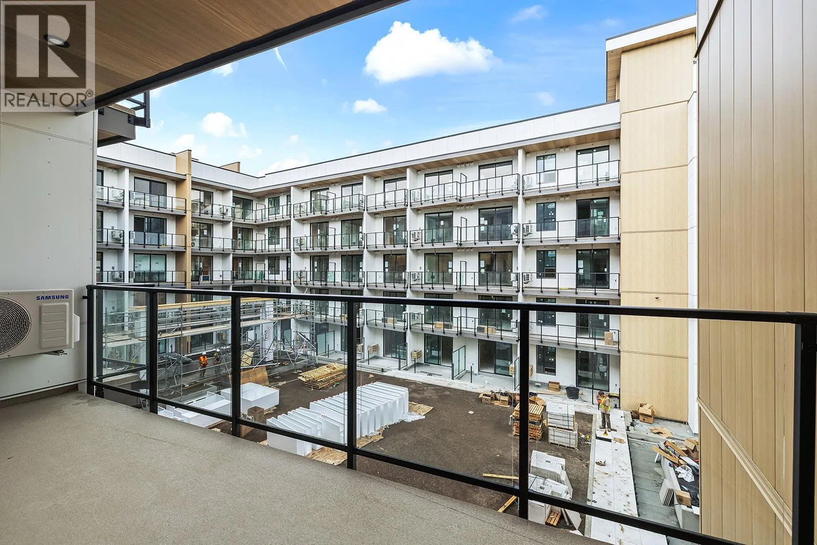 1280 Sutherland Avenue Unit# 404