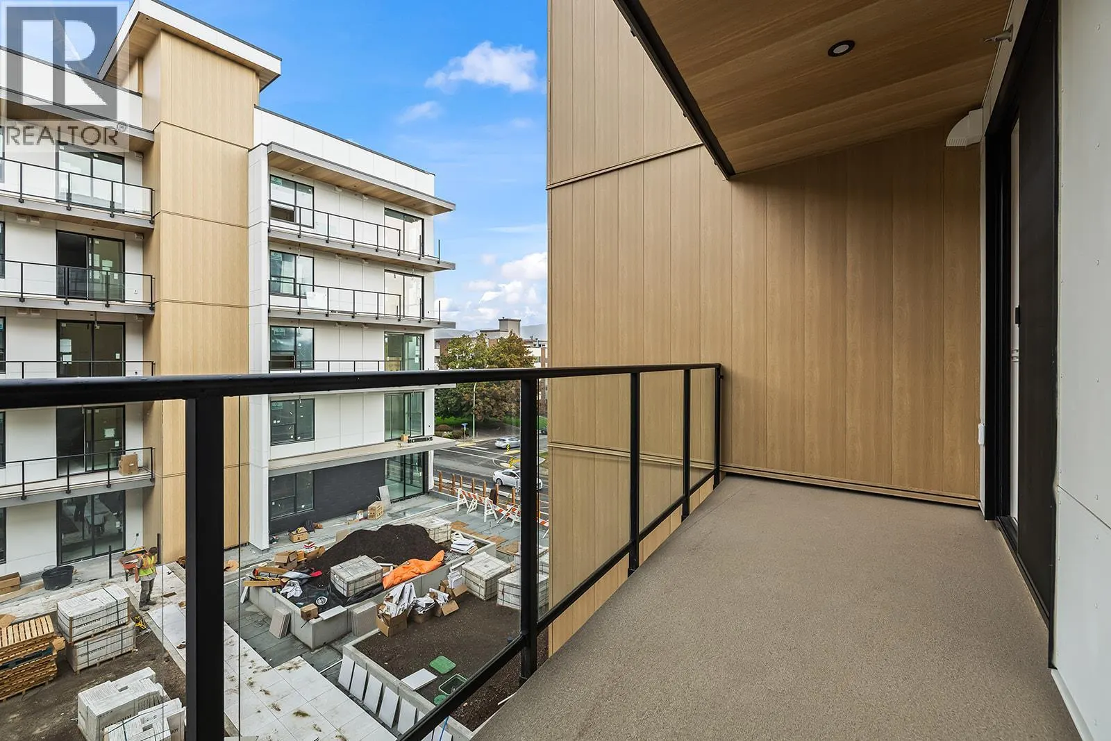 1280 Sutherland Avenue Unit# 404