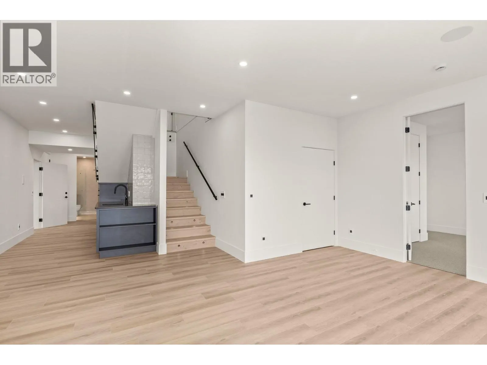 5584 Upper Mission Court