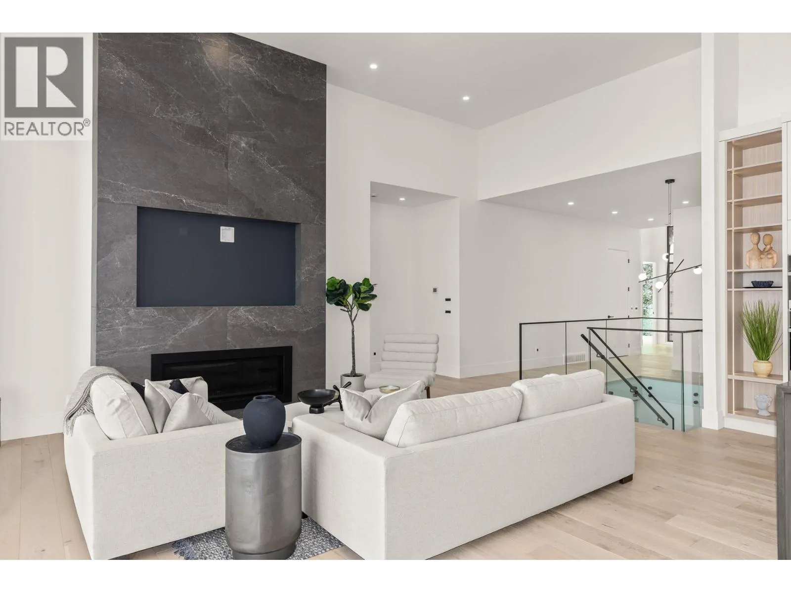 5584 Upper Mission Court