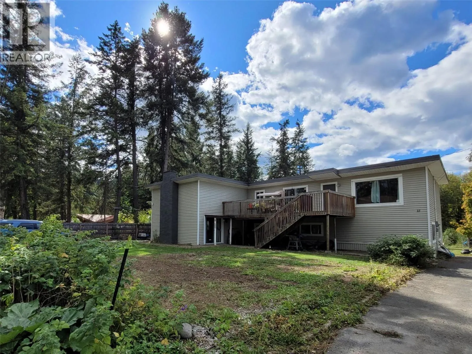 15 LODGE Drive