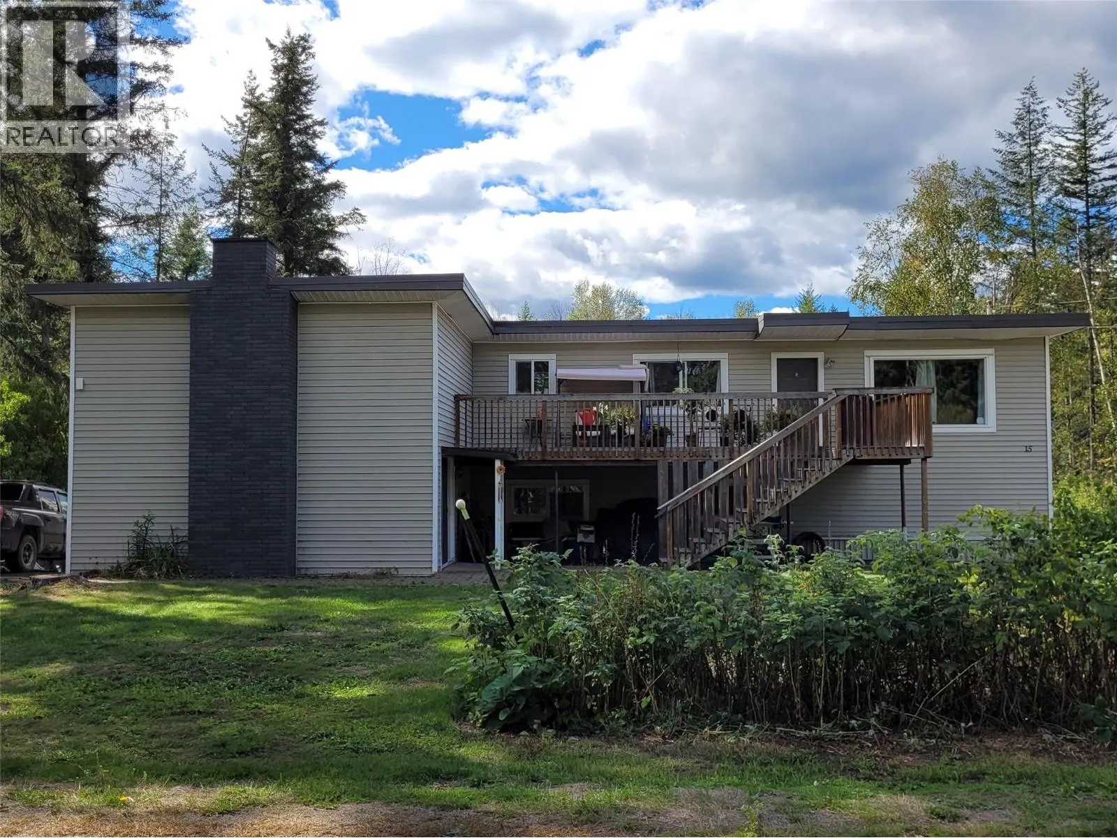 15 LODGE Drive