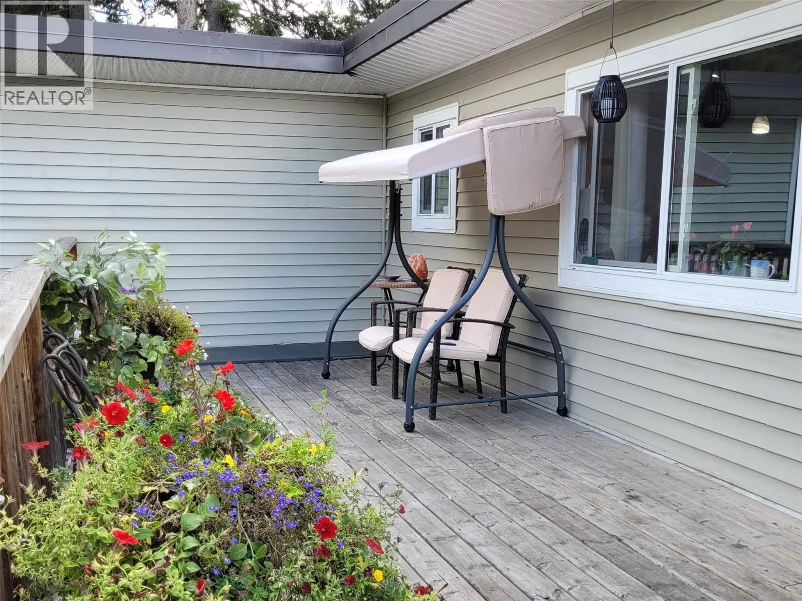 15 LODGE Drive