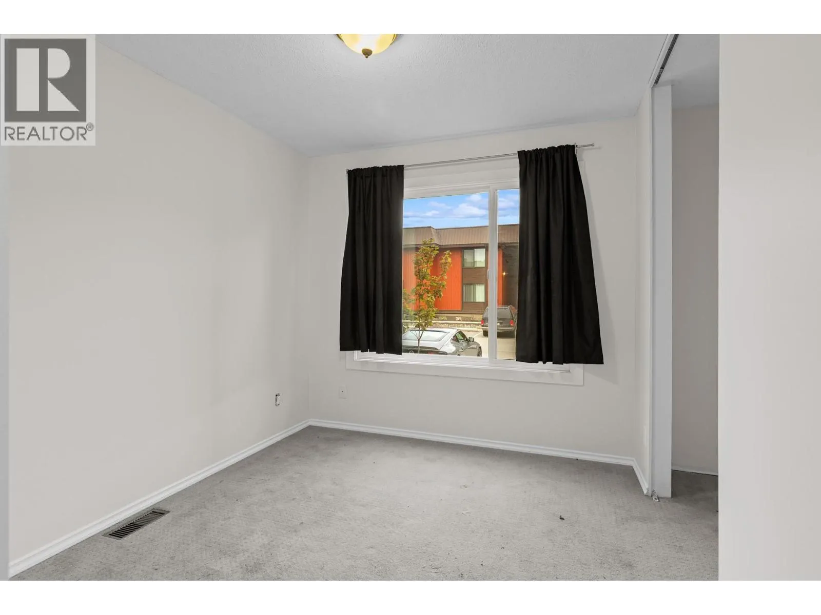 1660 Ufton Court Unit# 103