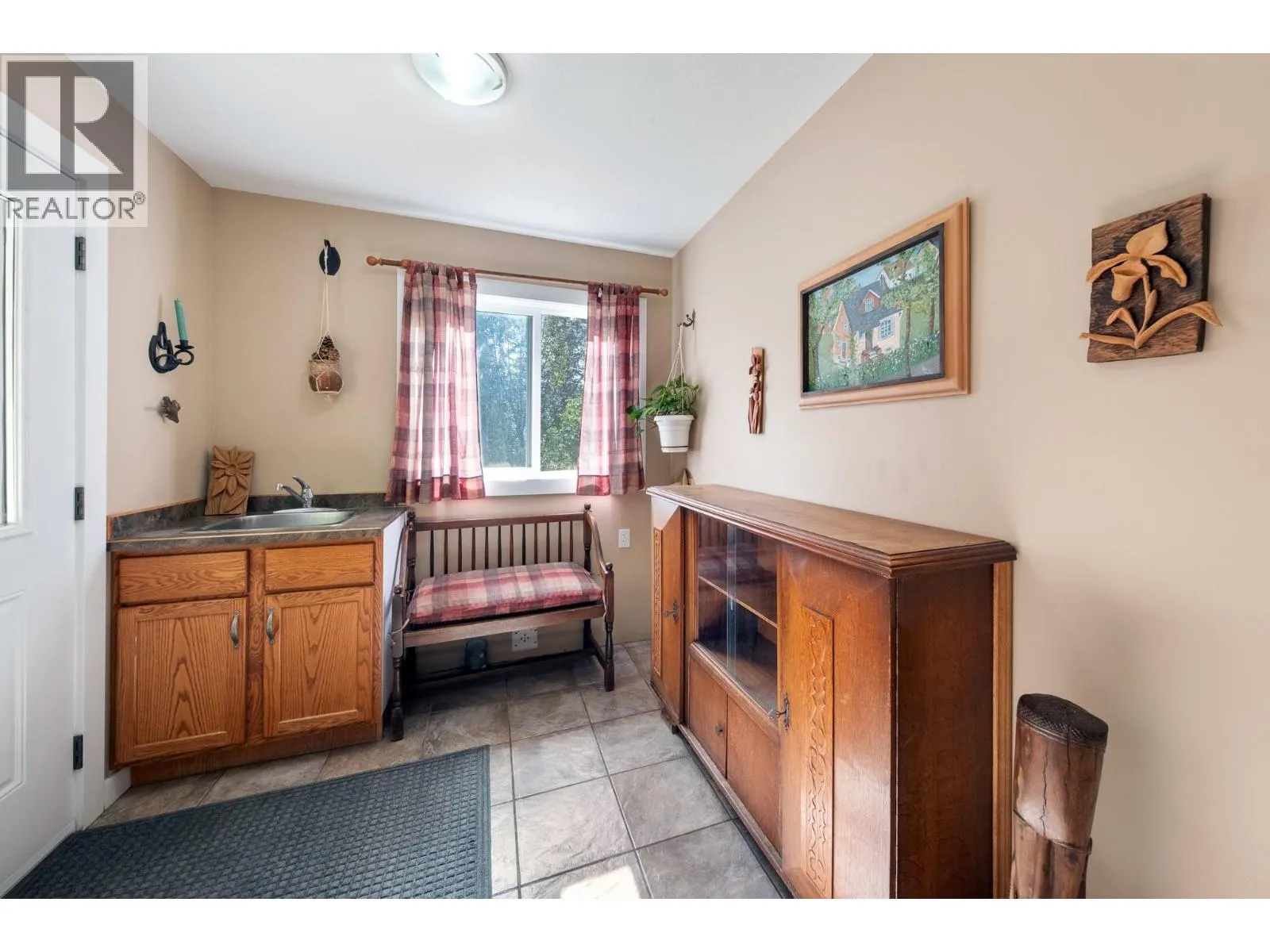 1249 Creighton Valley Road