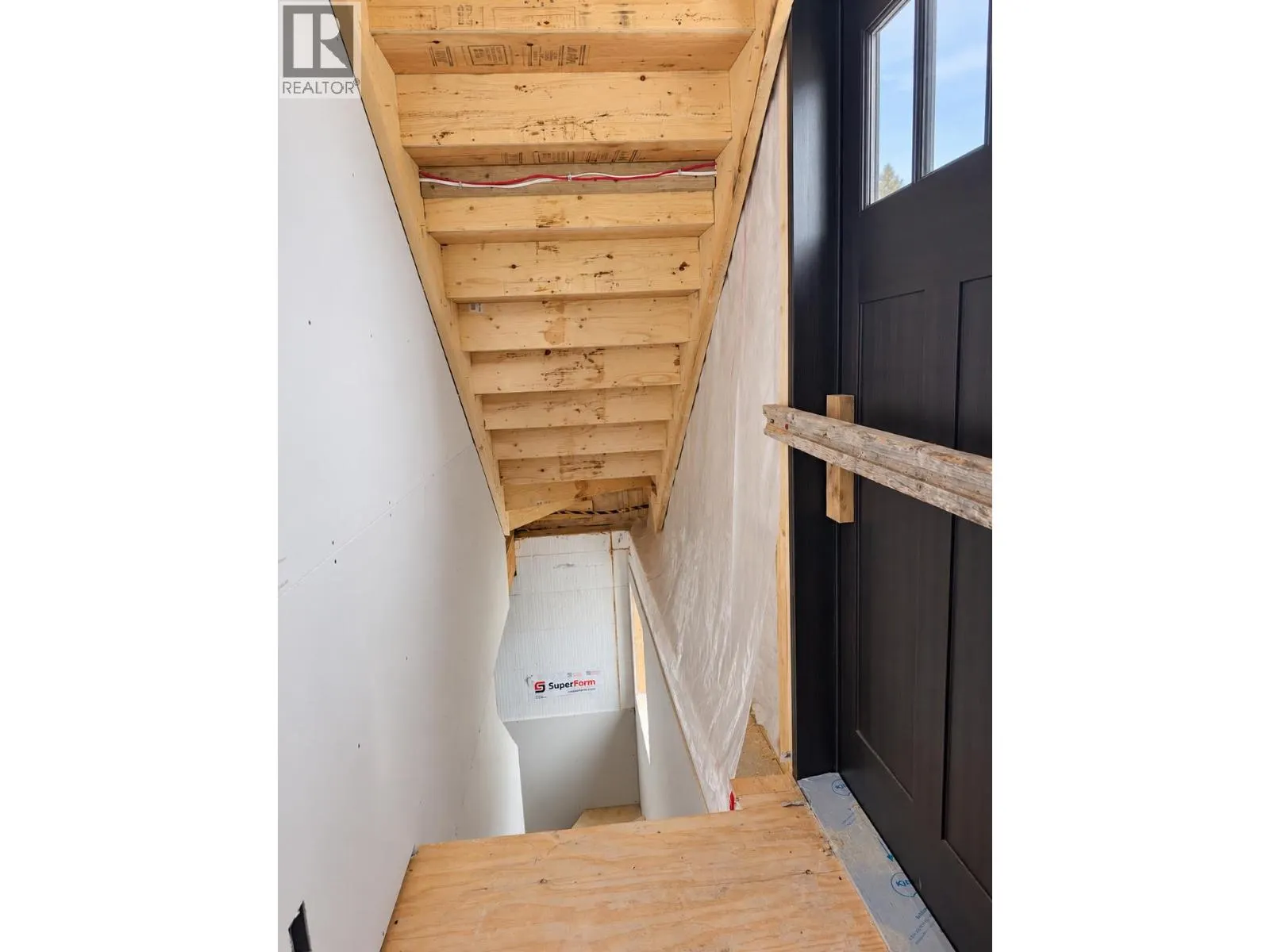 421 Wildstone Close N Unit# 4