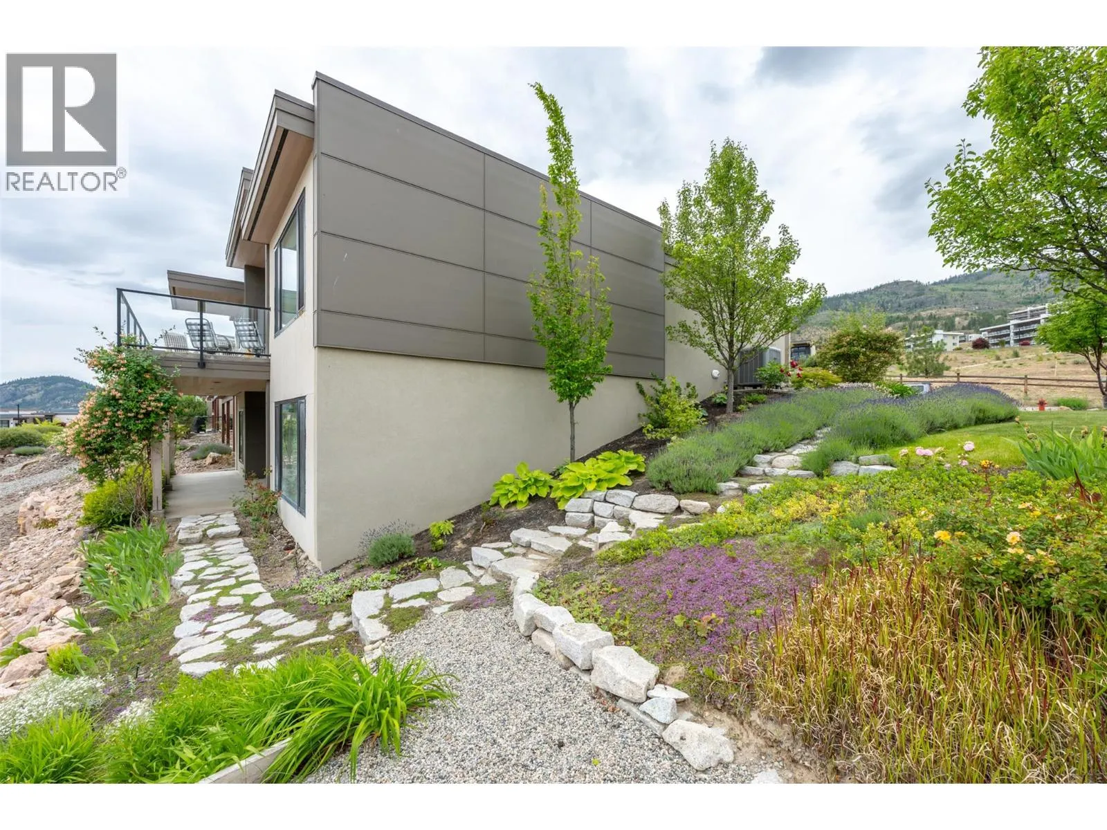 143 View Lane