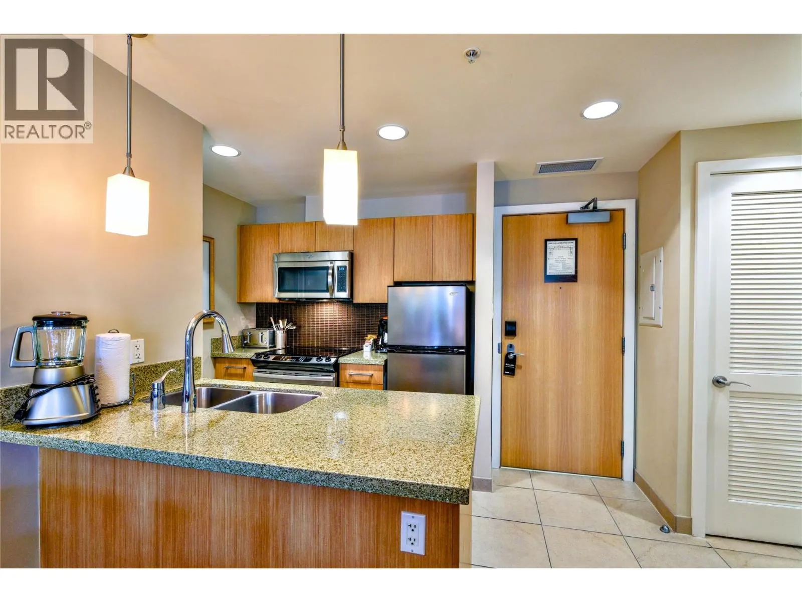 15 PARK Place Unit# 334