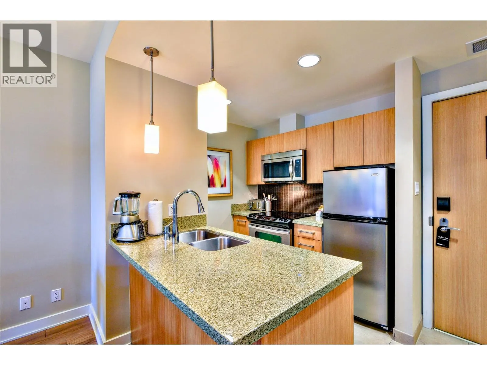 15 PARK Place Unit# 334