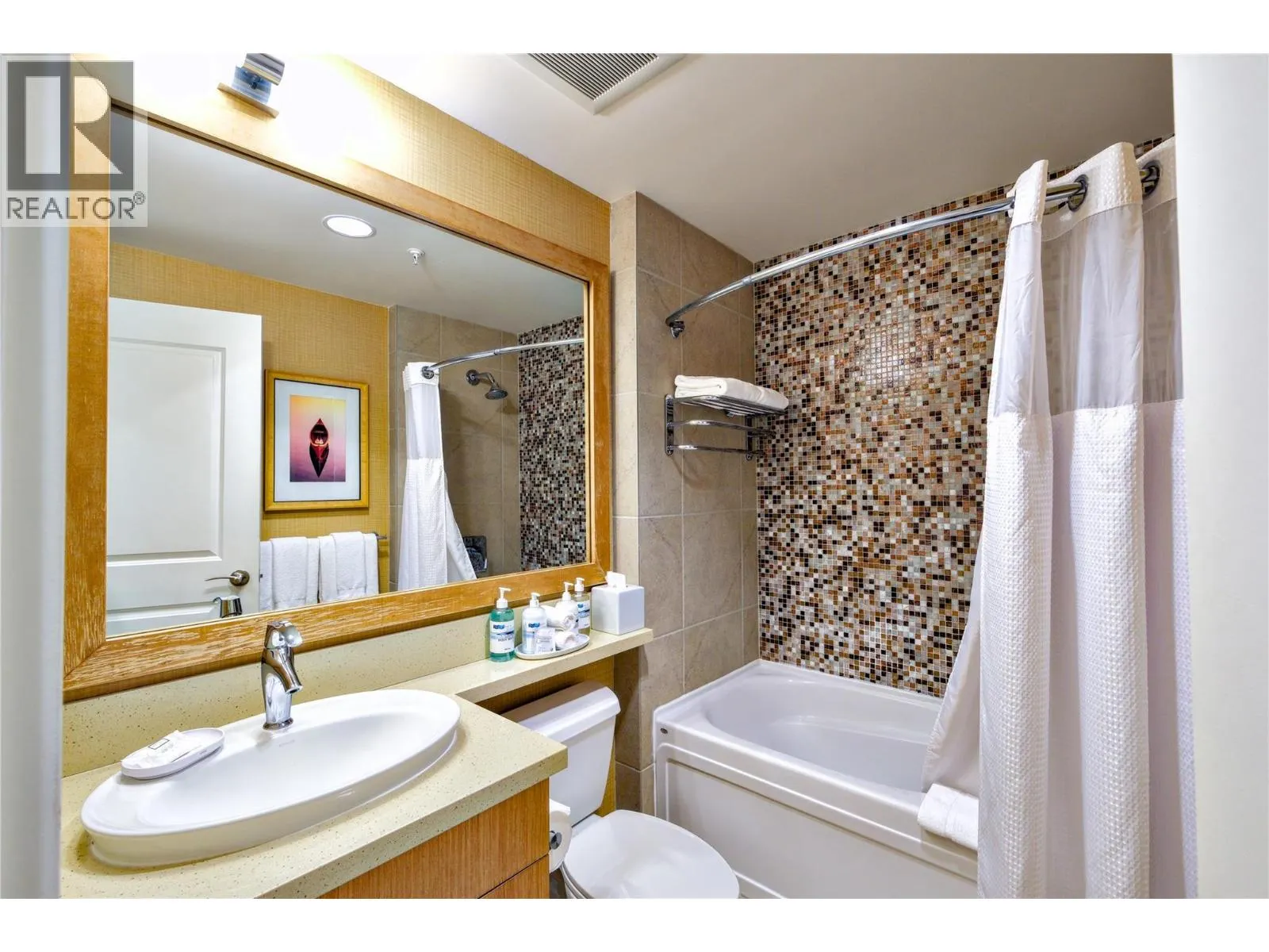 15 PARK Place Unit# 334